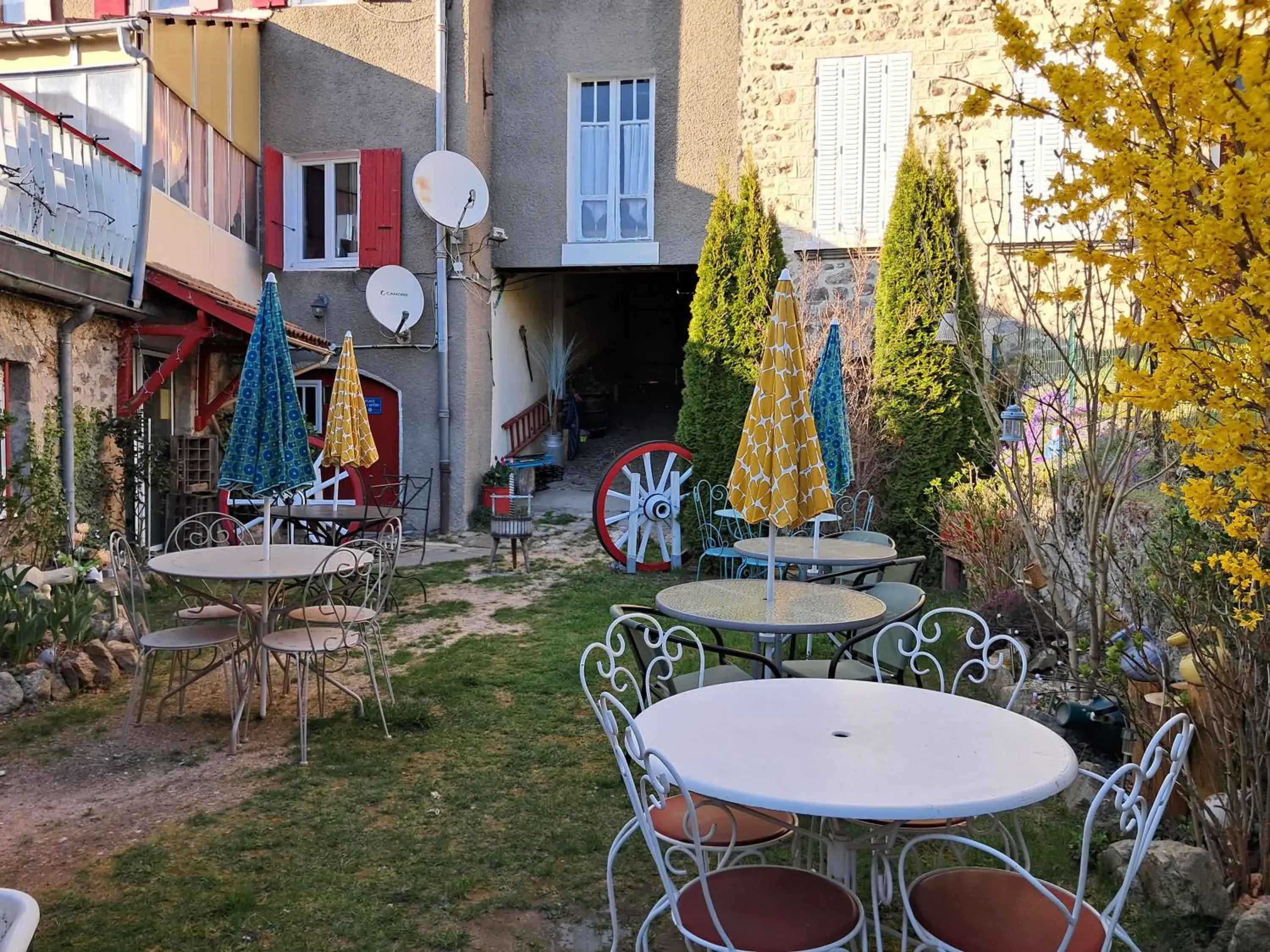 Double Room with Balcony - single occupancy in Le Relais De Rochepaule Double Room with Balcony - single occupancy in Le Relais De Rochepaule