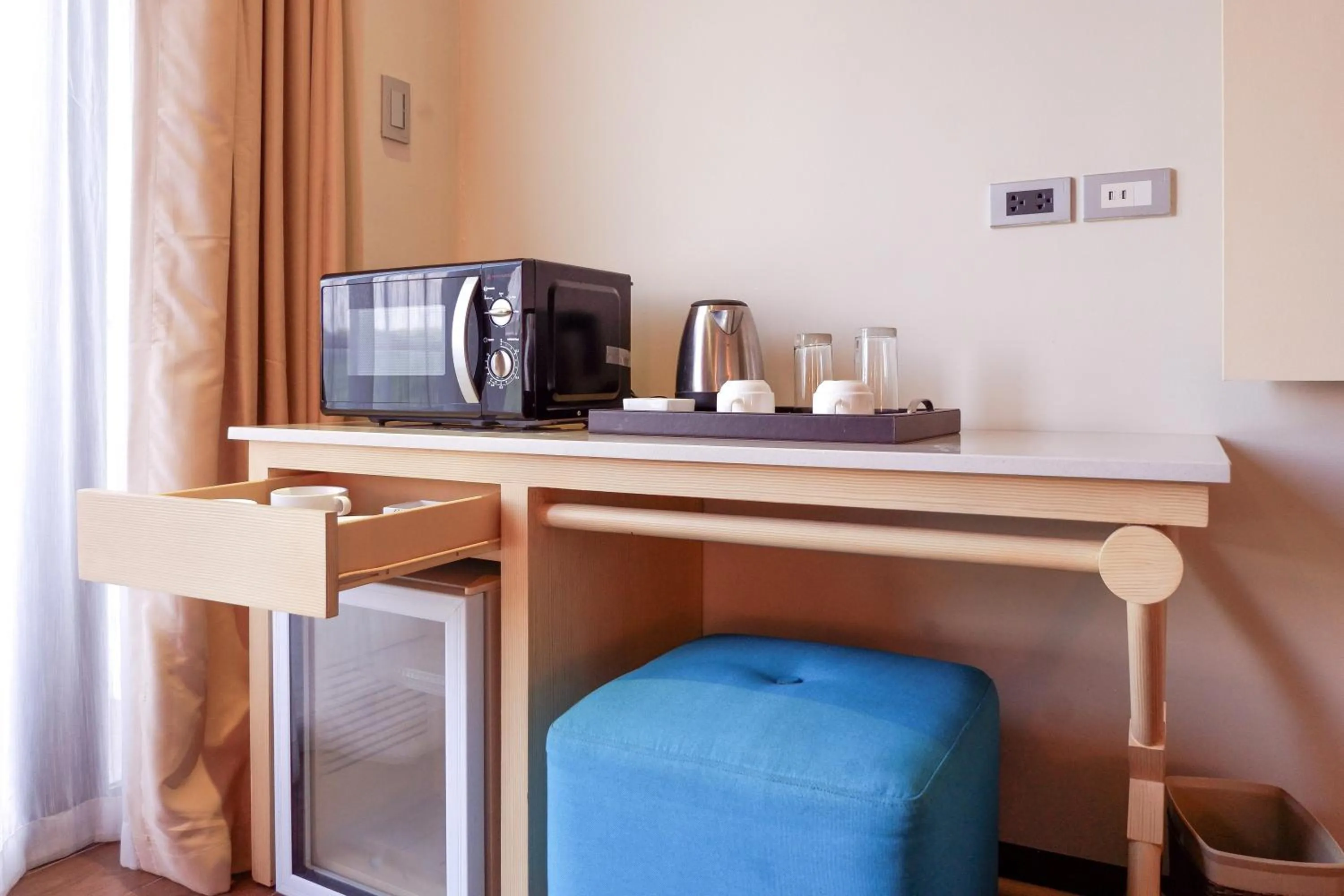 Coffee/tea facilities in Poolside Escape Near Boracay's Iconic Keyhole