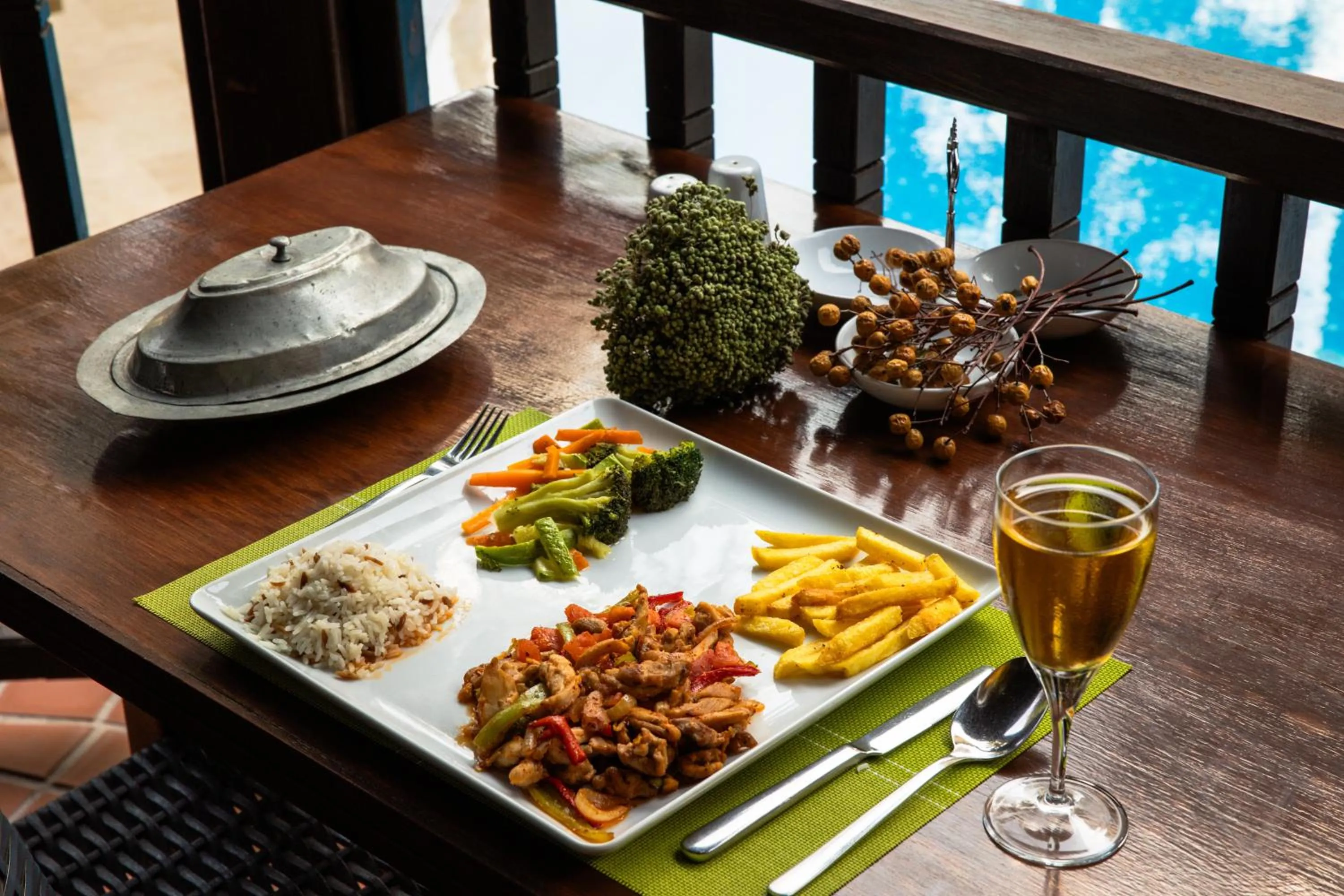 Food and drinks in Dores Residence