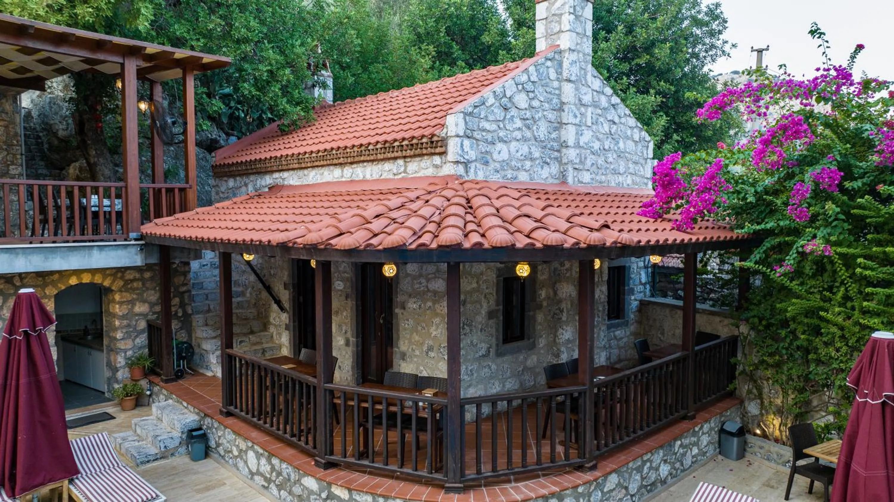 Property building in Dores Residence