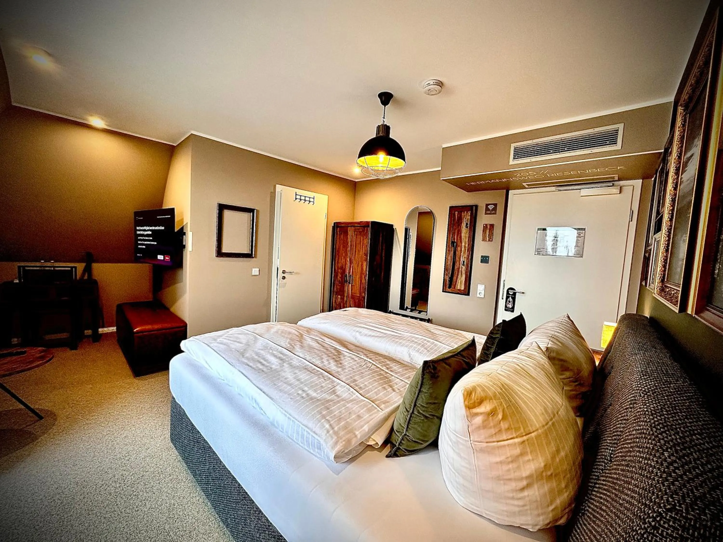 Photo of the whole room, Bed in Privathotel Riesenbeck