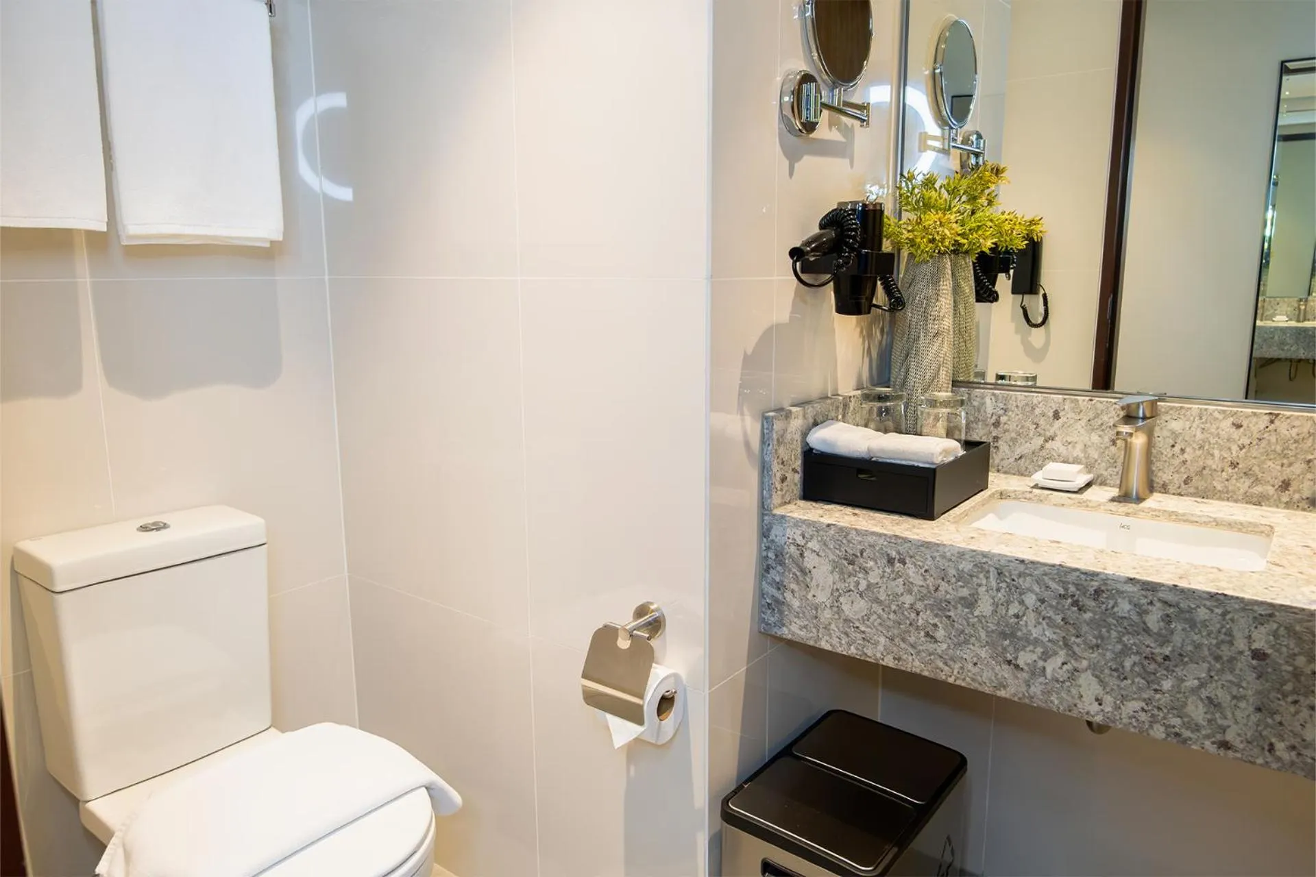 Toilet in Modern City Stay Near Manila Bay Attractions