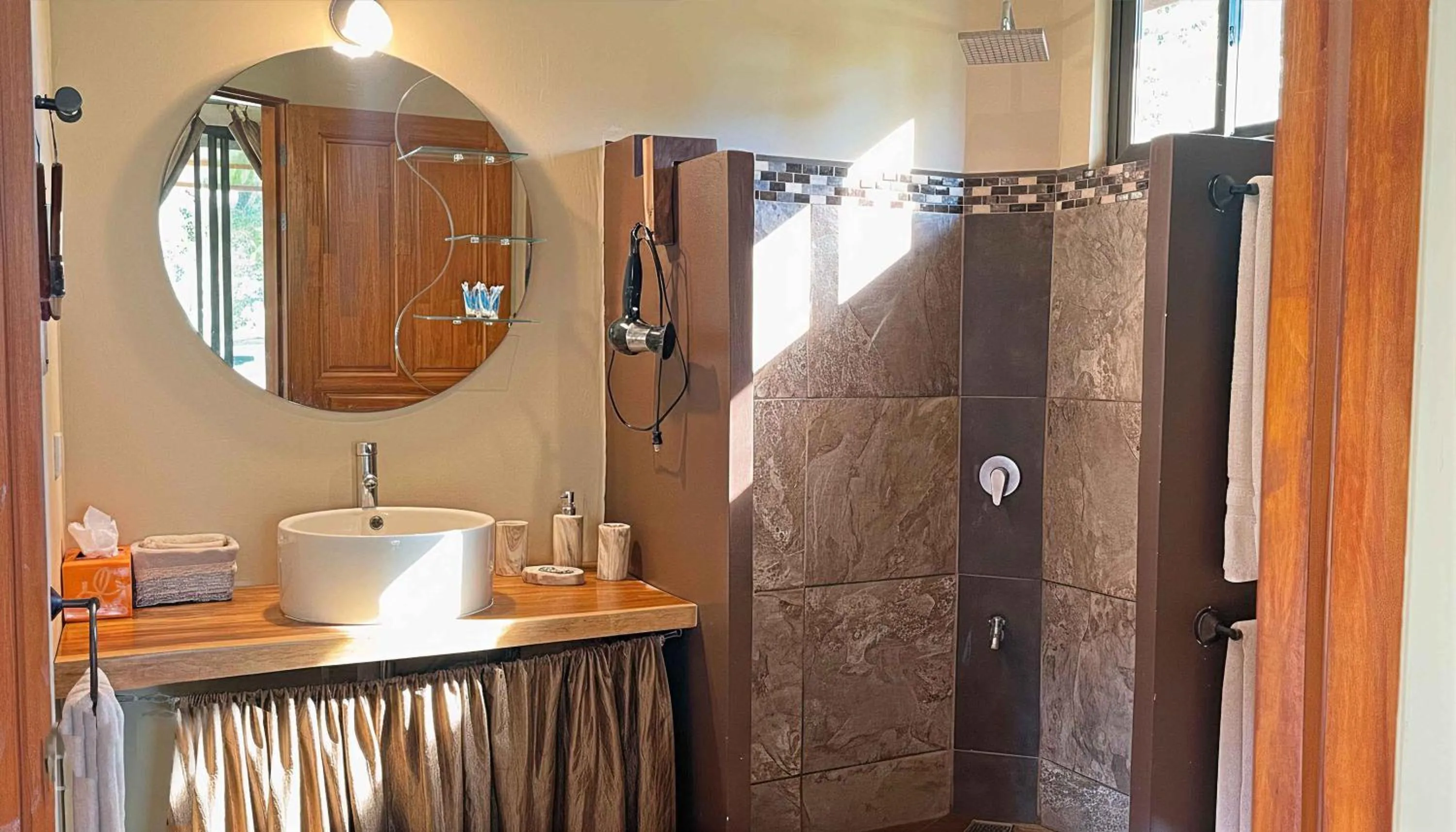 Shower in Mei Tai Cacao Lodge