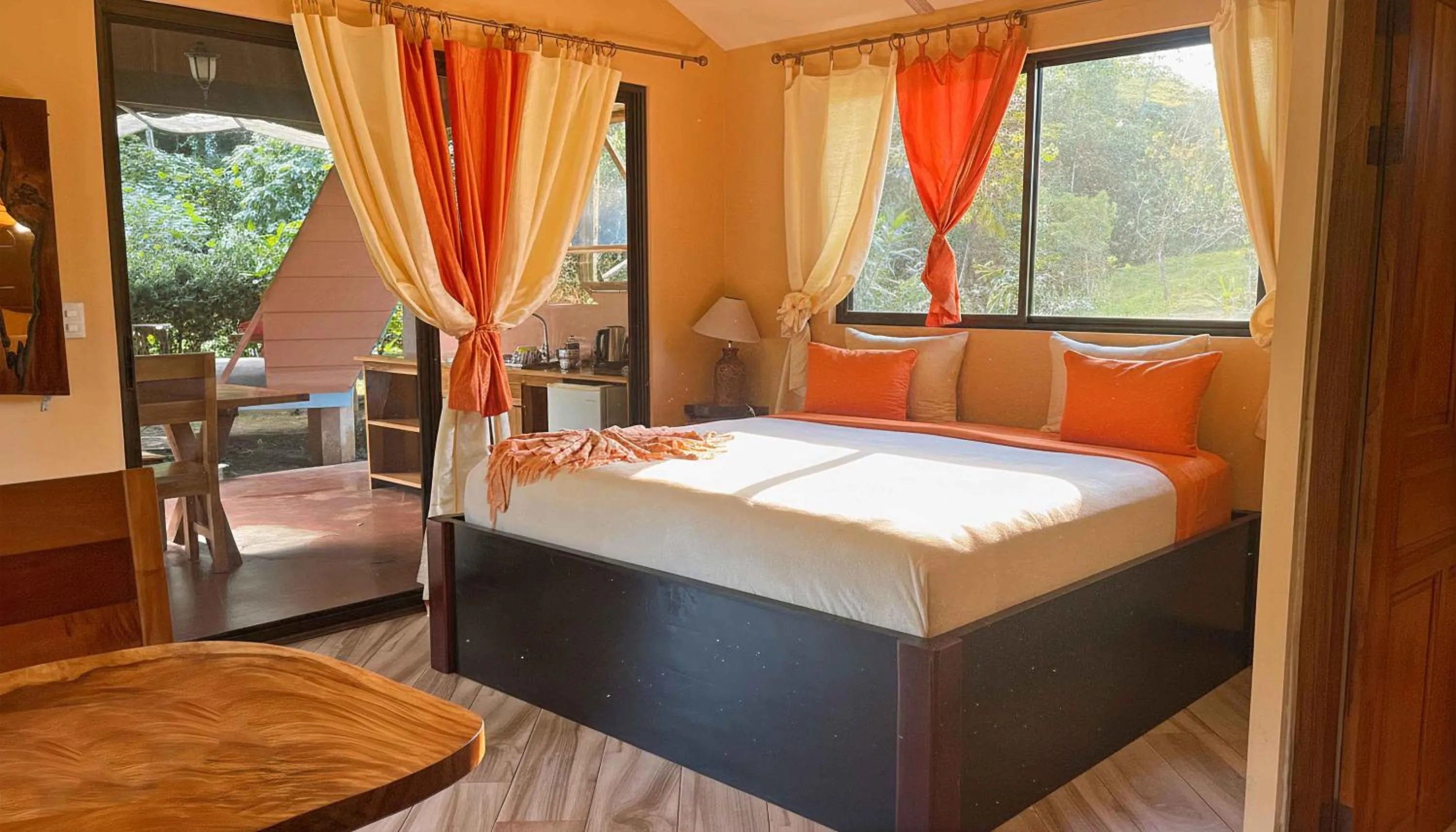 Bed in Mei Tai Cacao Lodge