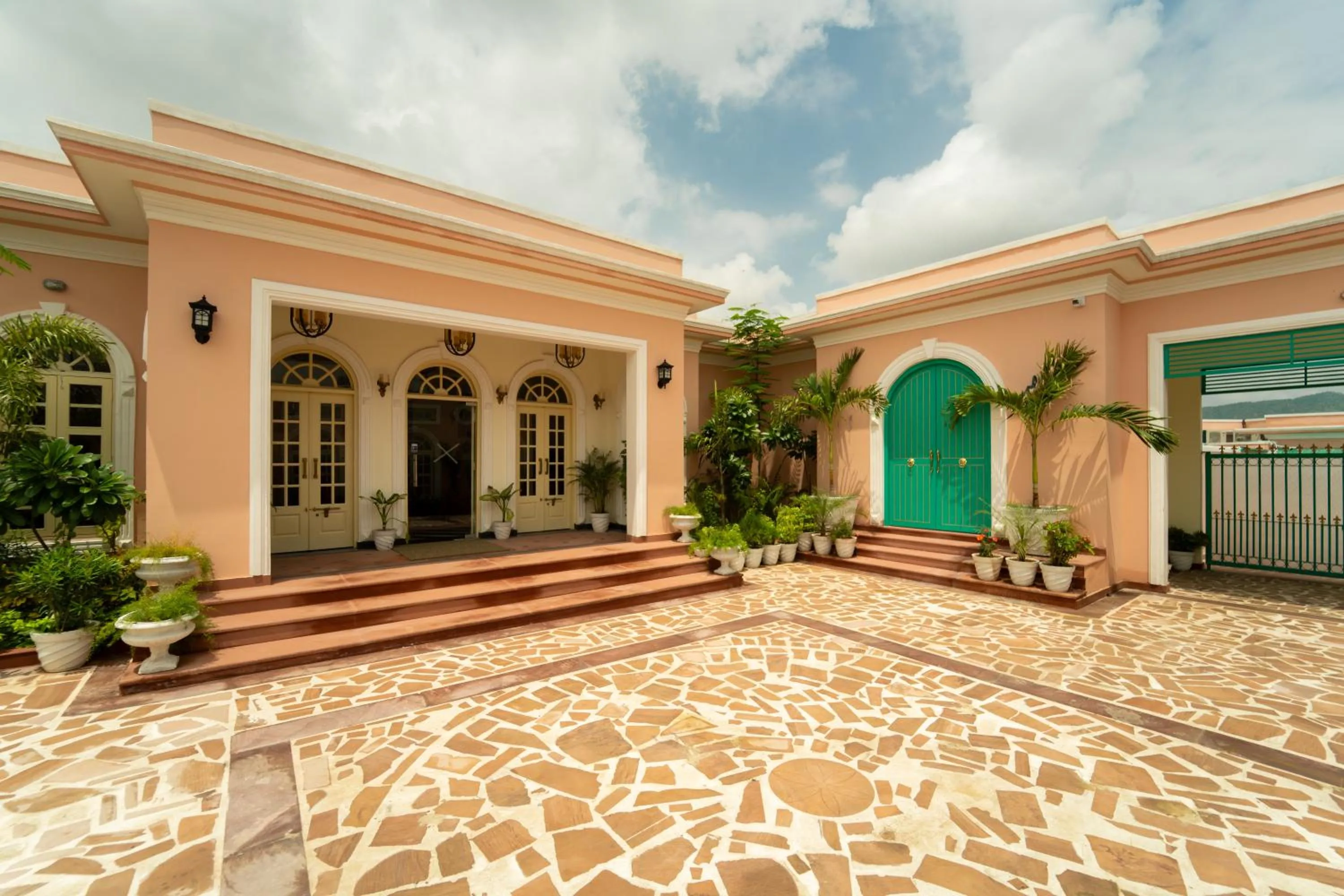 Inner courtyard view in Dolce Vita - Luxury Vacation Villas