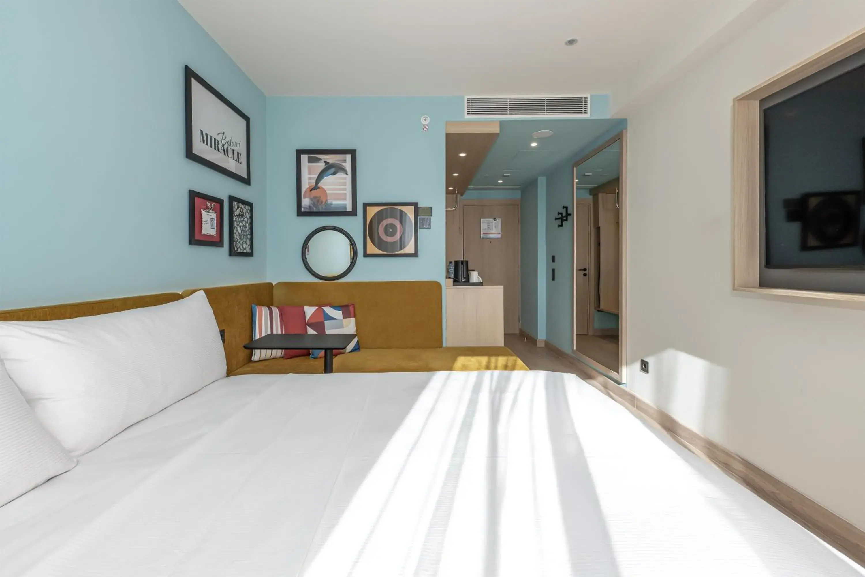 King Room with View in Hampton By Hilton Batumi Center King Room with View in Hampton By Hilton Batumi Center