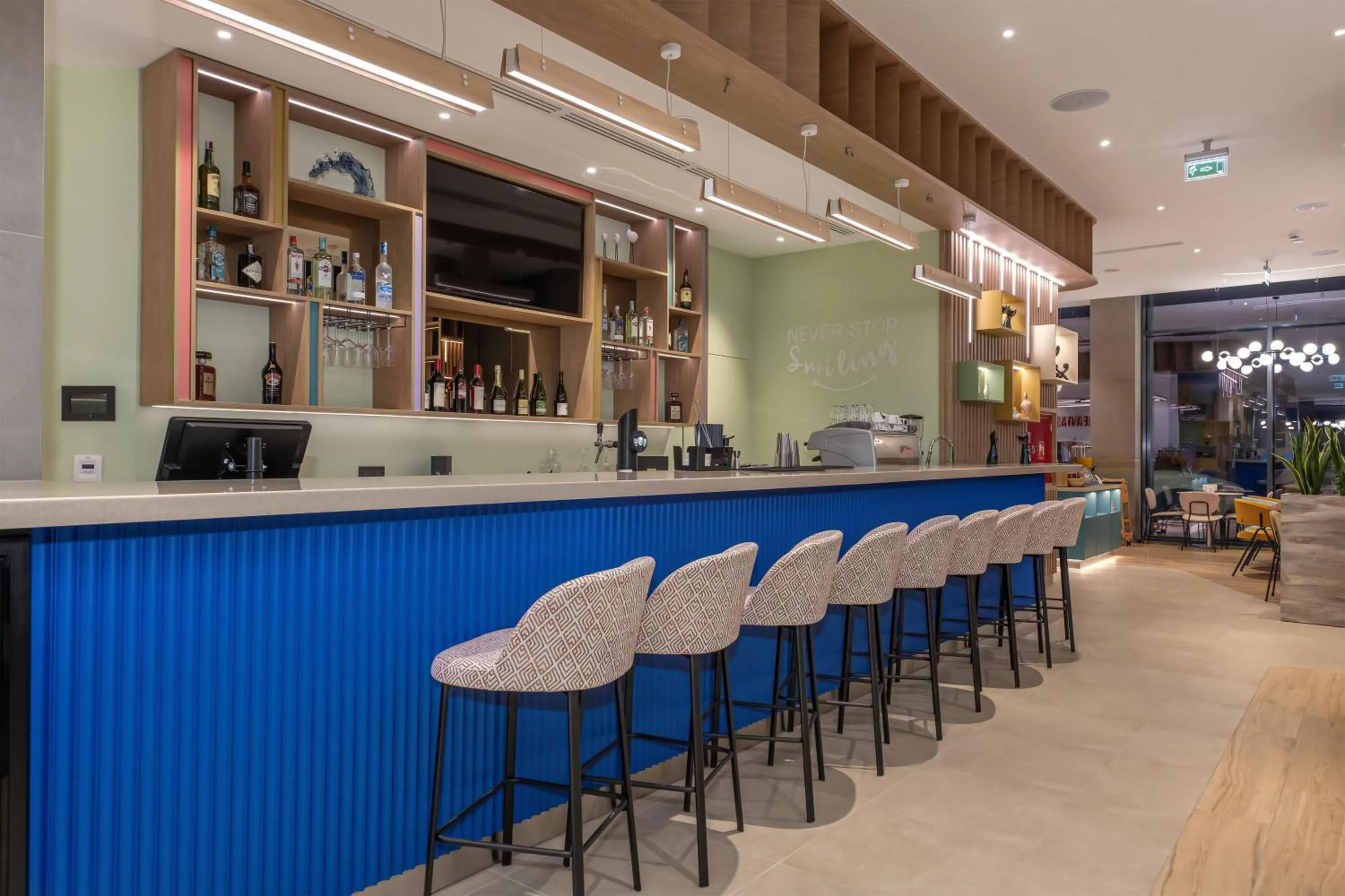 Lounge or bar in Hampton By Hilton Batumi Center