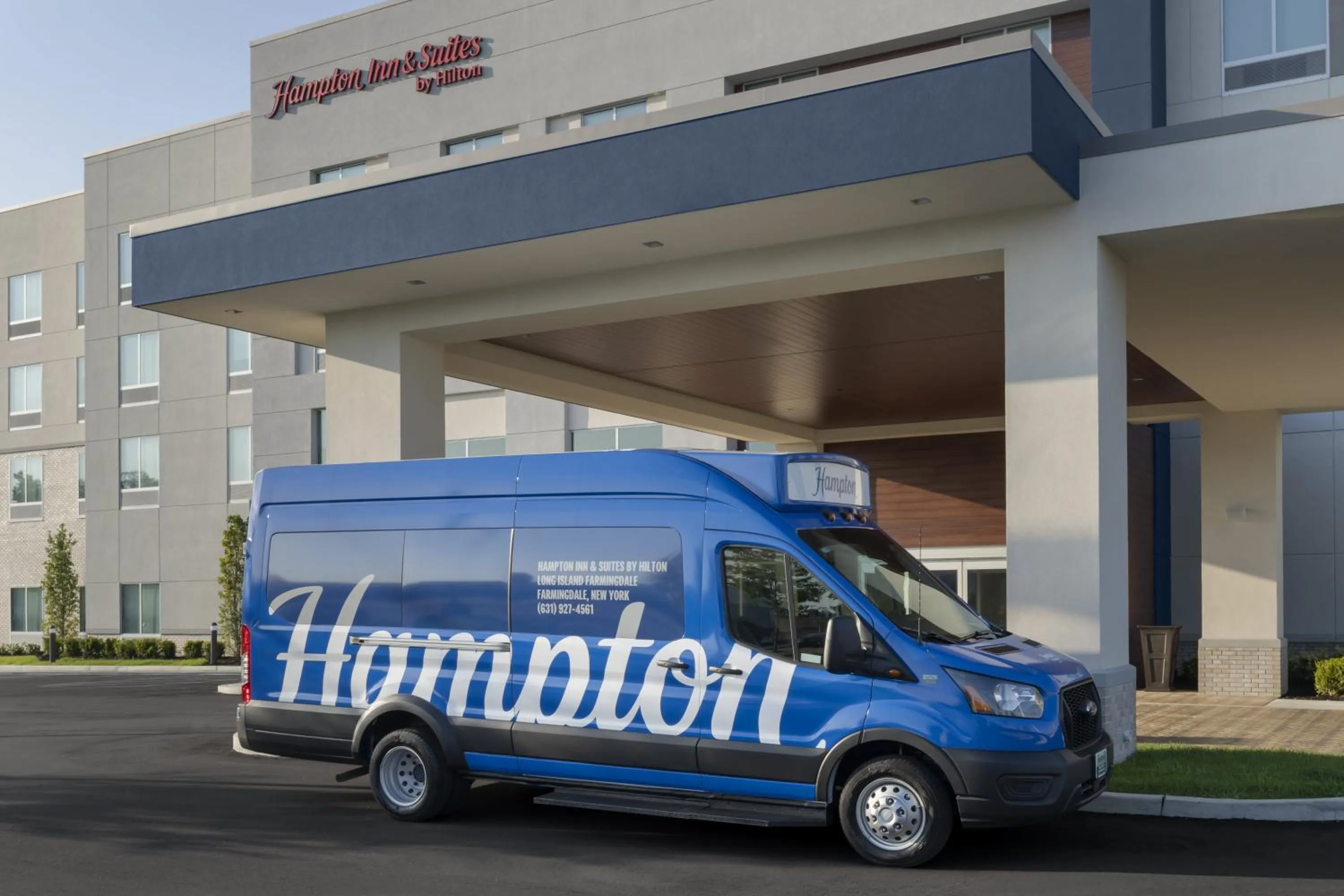 shuttle in Hampton Inn & Suites By Hilton Long Island Farmingdale