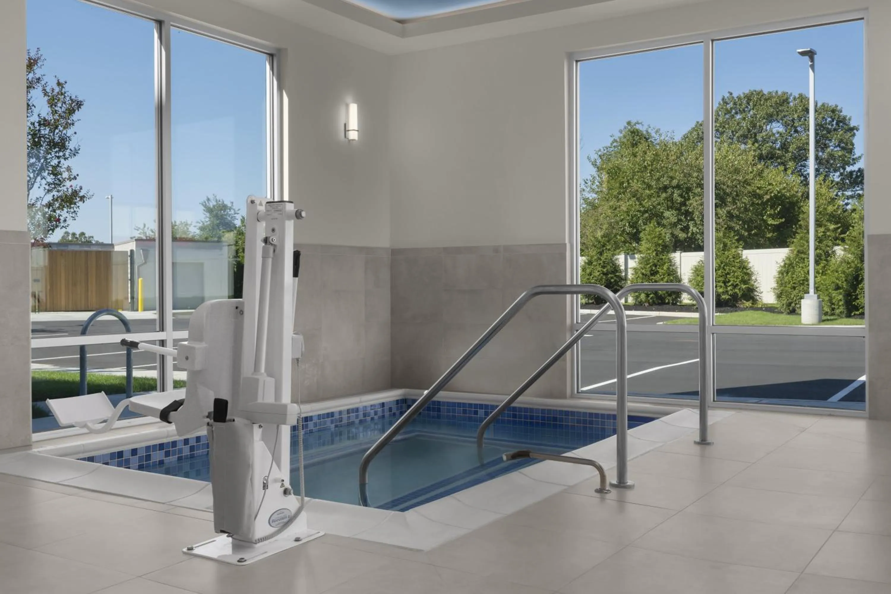 Hot Tub in Hampton Inn & Suites By Hilton Long Island Farmingdale