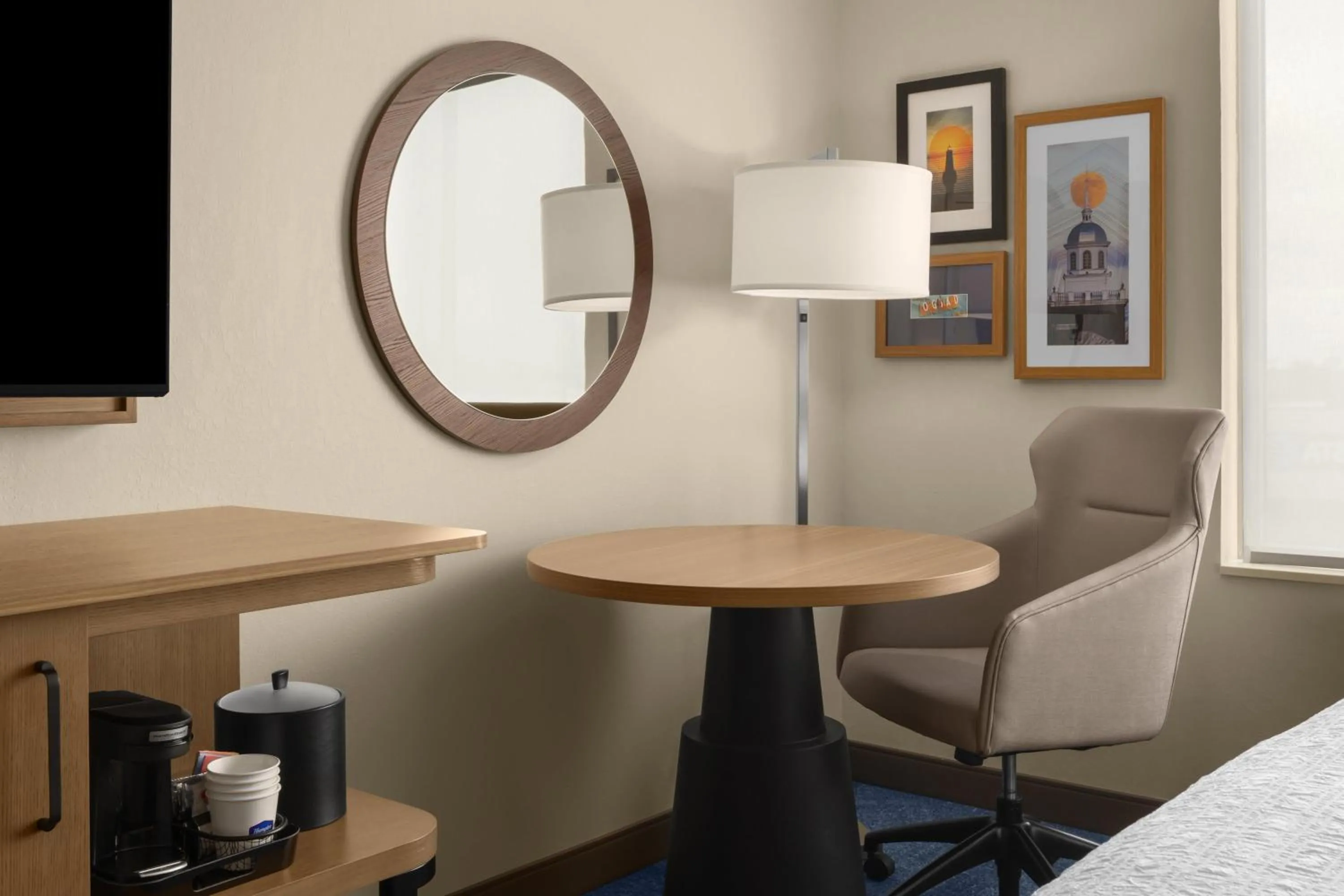 Bedroom in Hampton Inn & Suites By Hilton Long Island Farmingdale