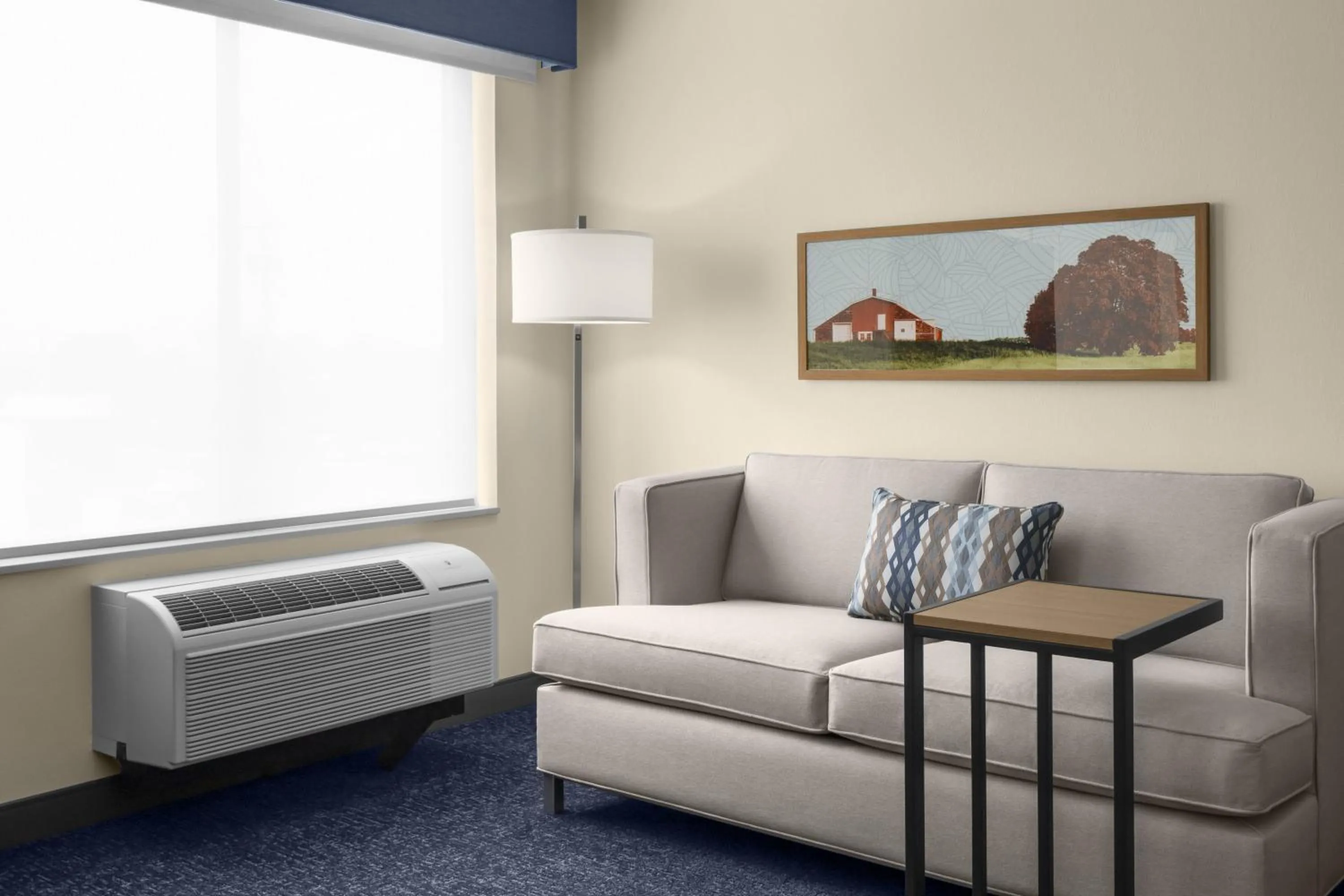 Seating area in Hampton Inn & Suites By Hilton Long Island Farmingdale