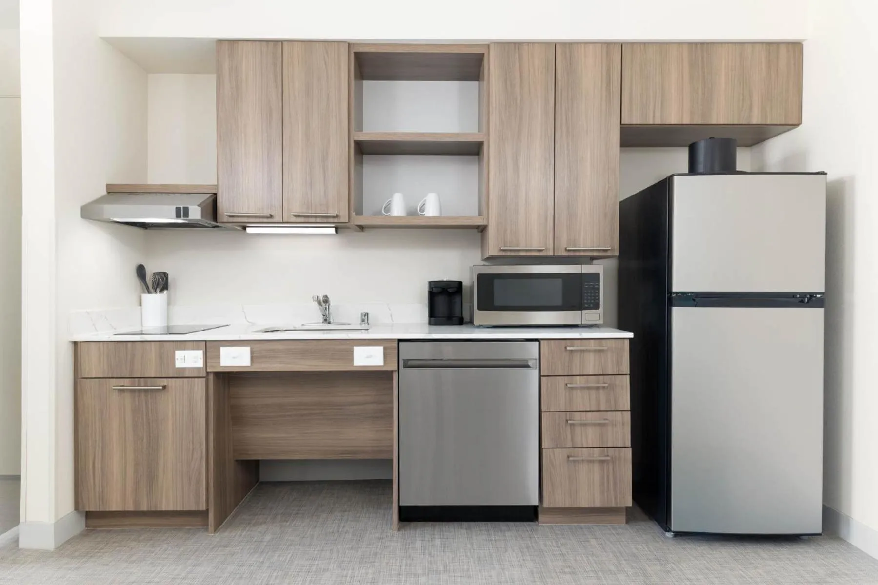 kitchen in Homewood Suites By Hilton Puyallup Tacoma