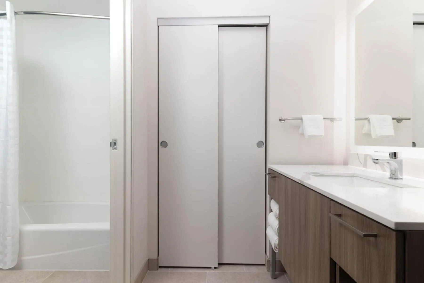 Bathroom in Homewood Suites By Hilton Puyallup Tacoma