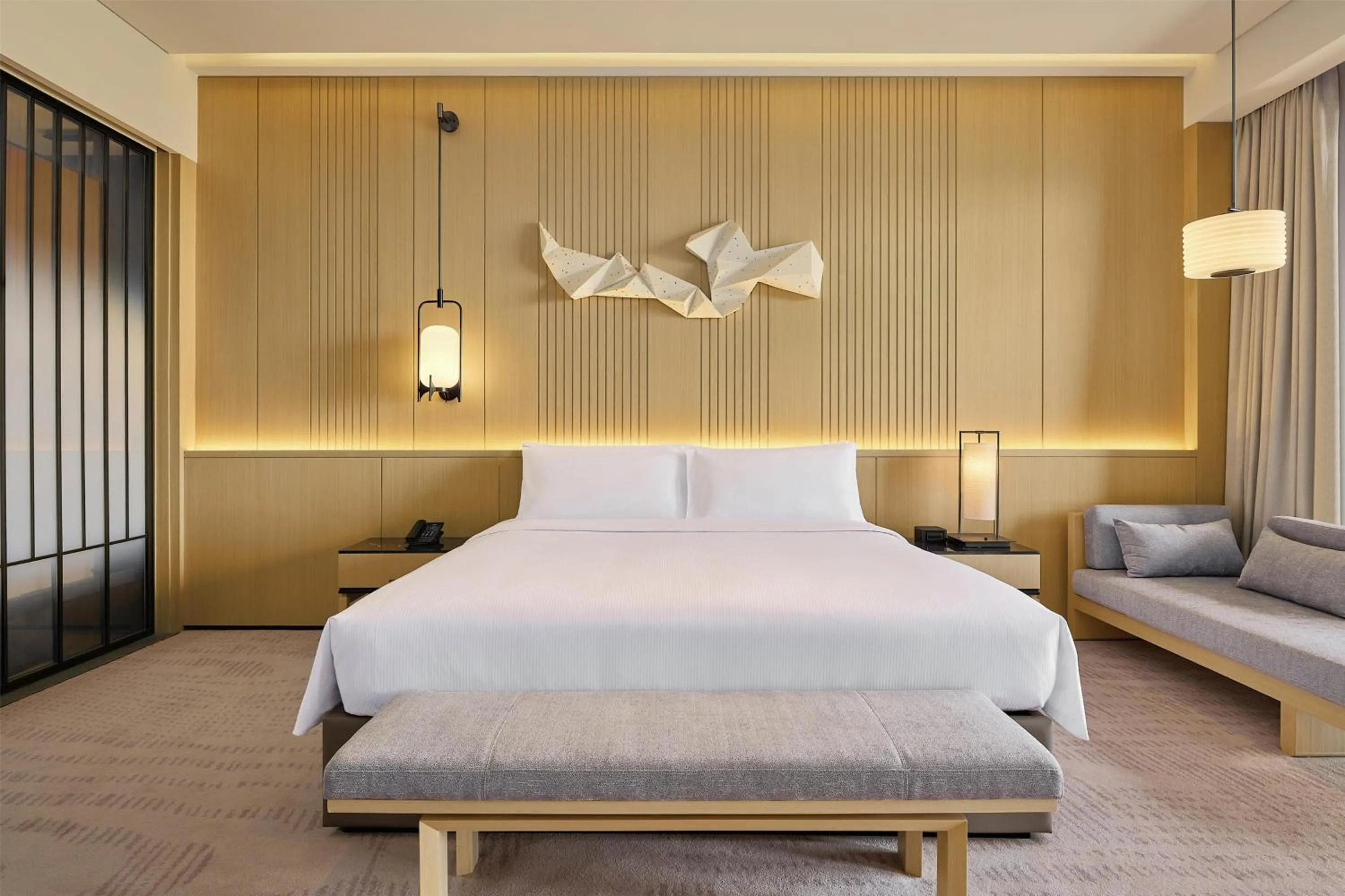 Bed in Secan Hotel Qingdao, Curio Collection By Hilton