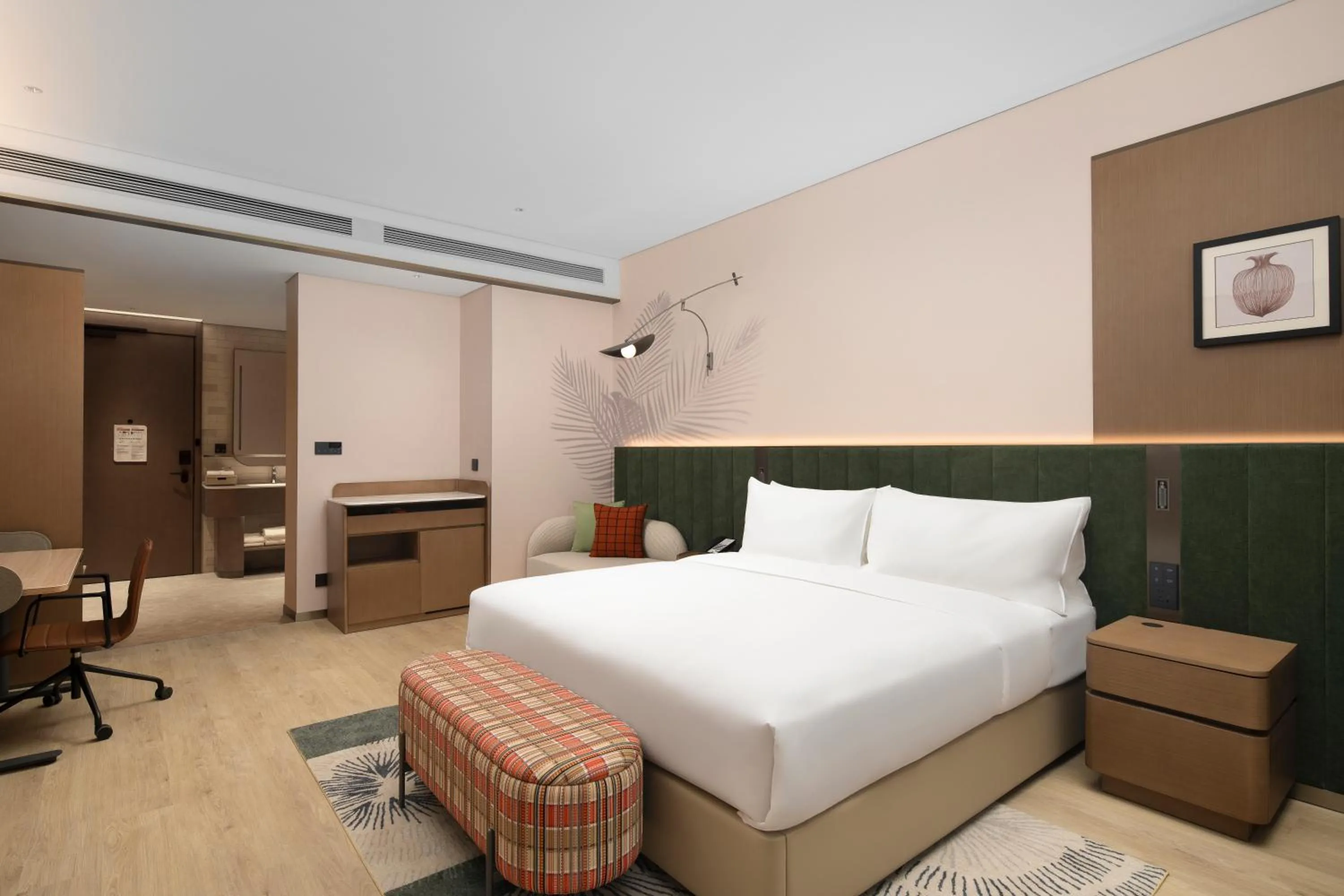 Bed in Hilton Garden Inn Zhongwei Shapotou