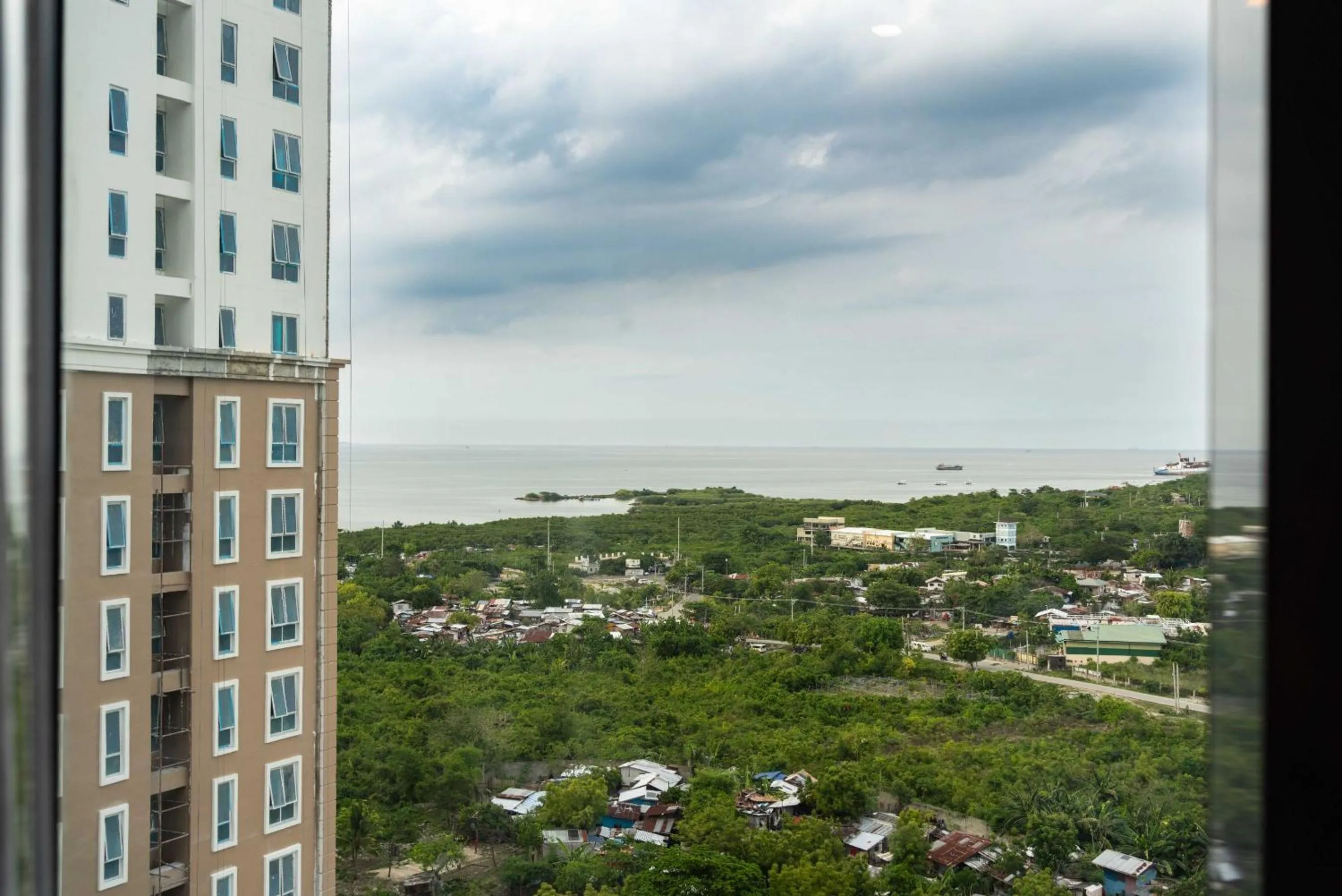 Mactan Island Stay Near Beach and Airport