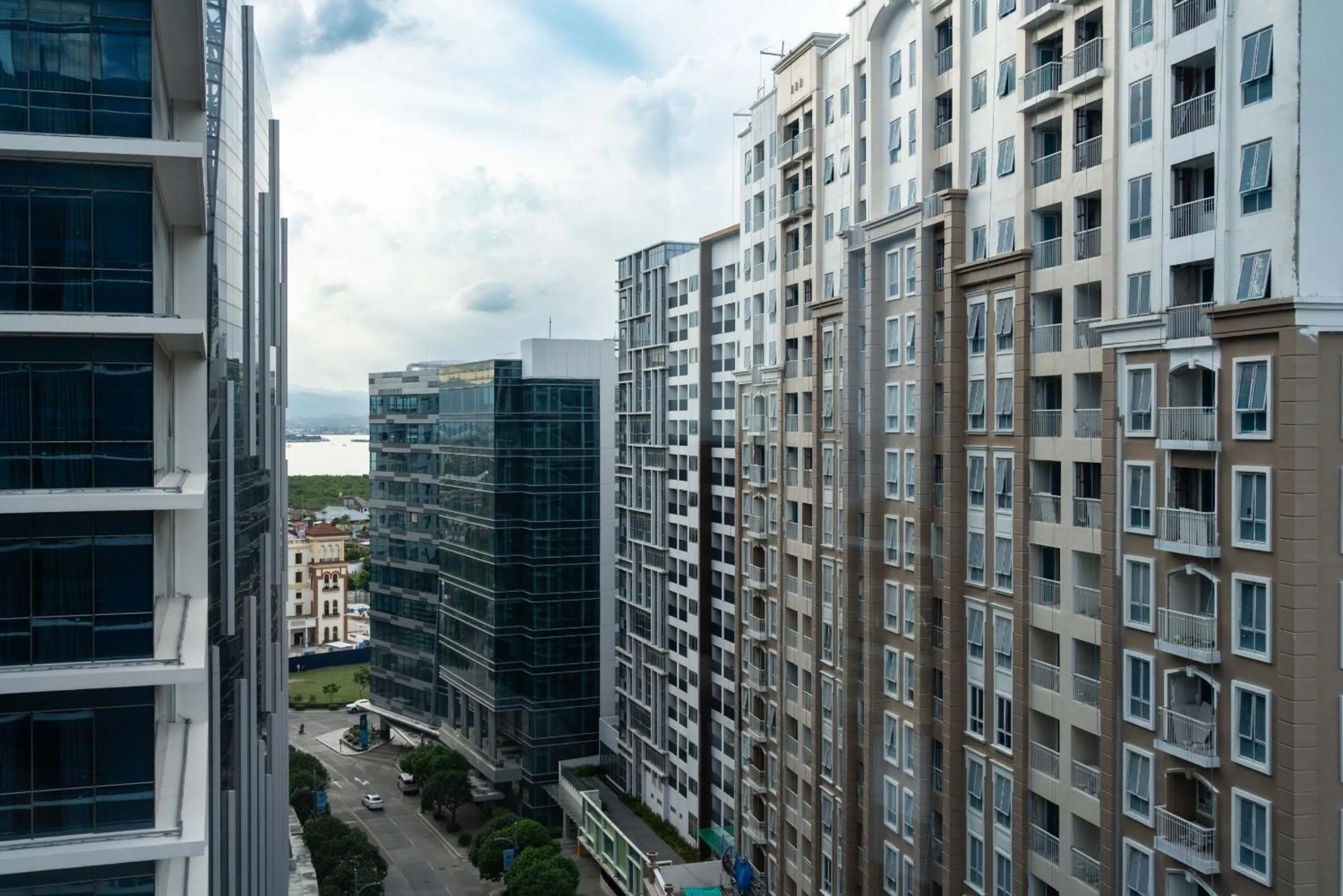 City view in Mactan Island Stay Near Beach and Airport