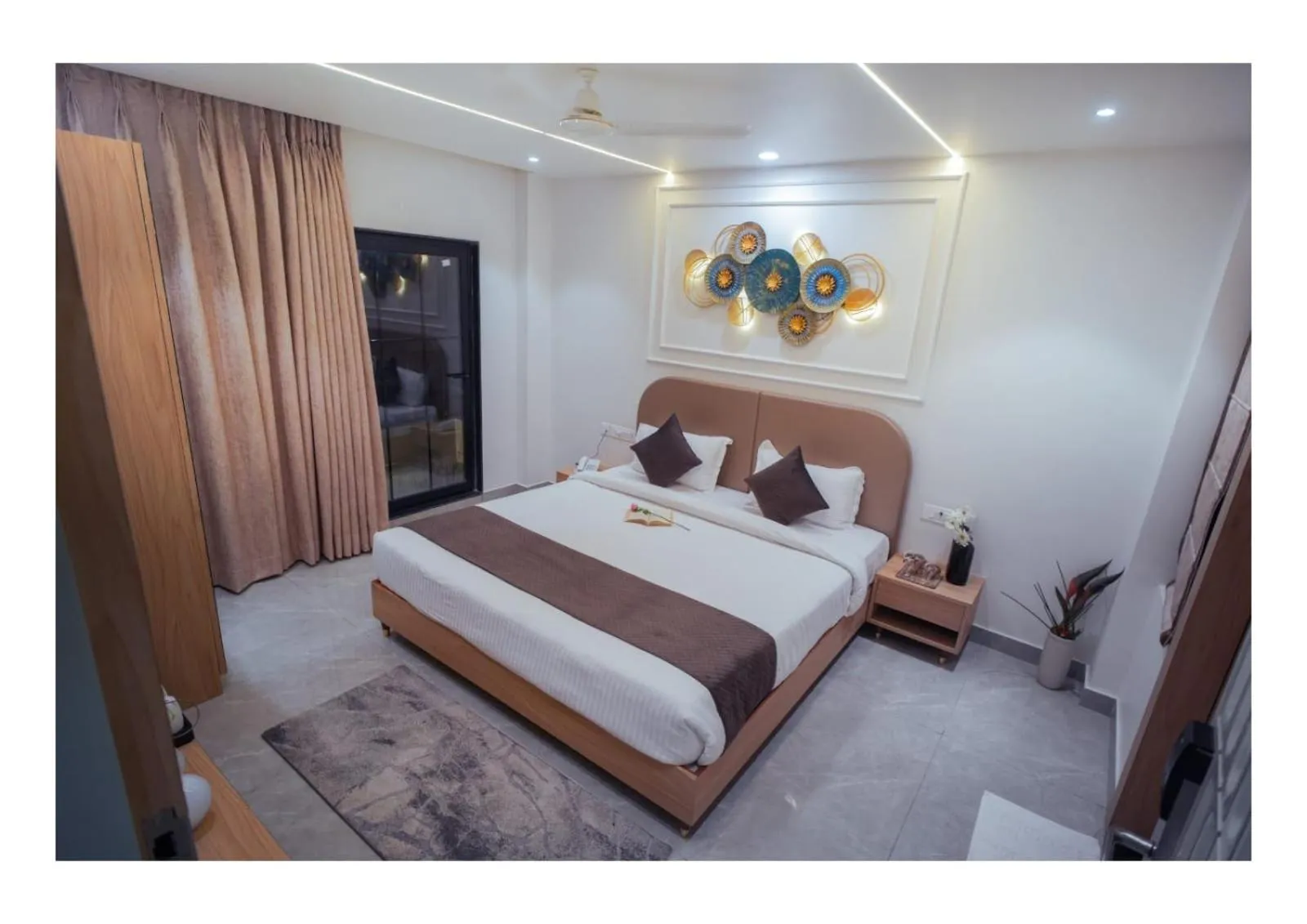 Bed in Ira Retreat Varanasi