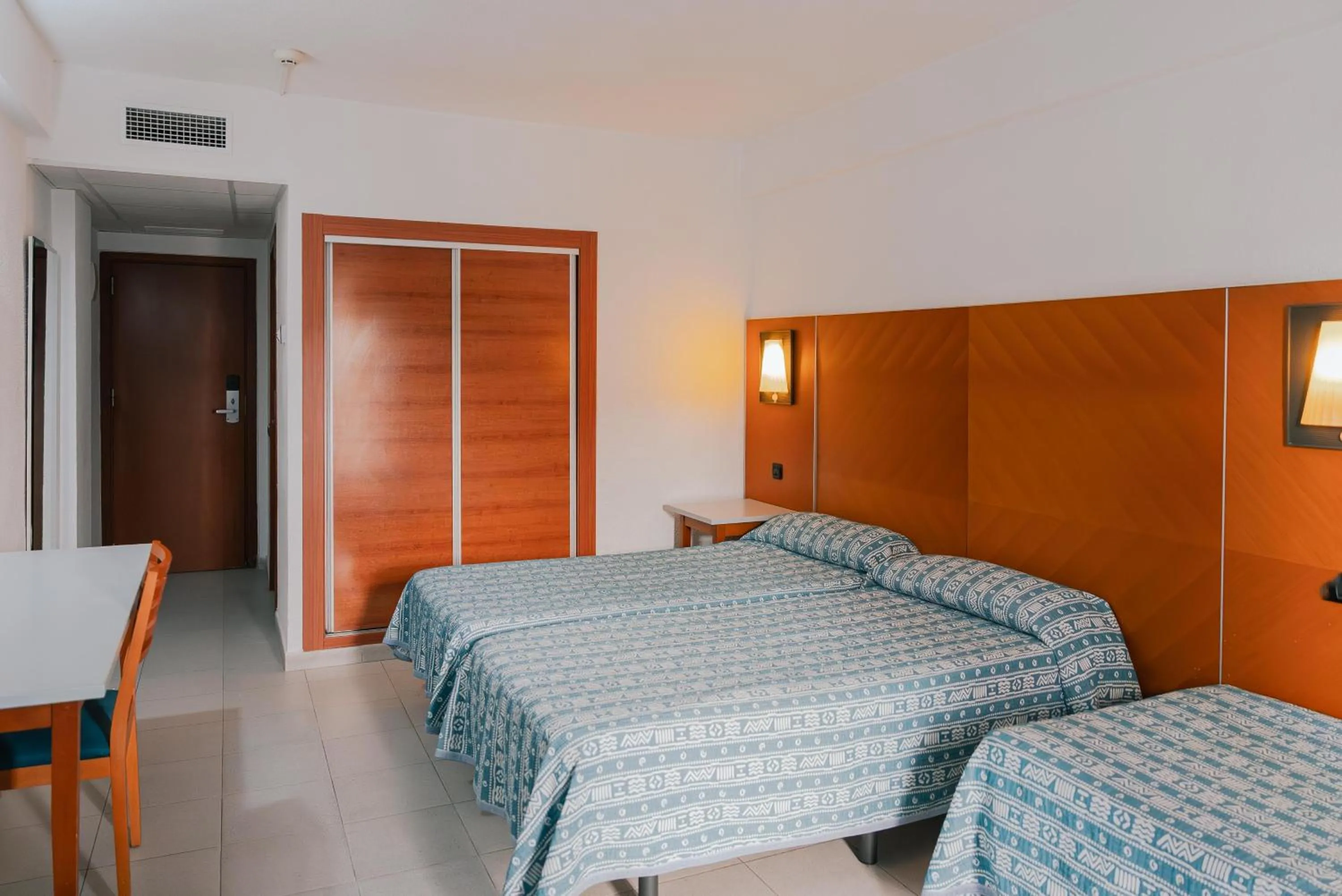 Photo of the whole room, Bed in Port Fiesta Park