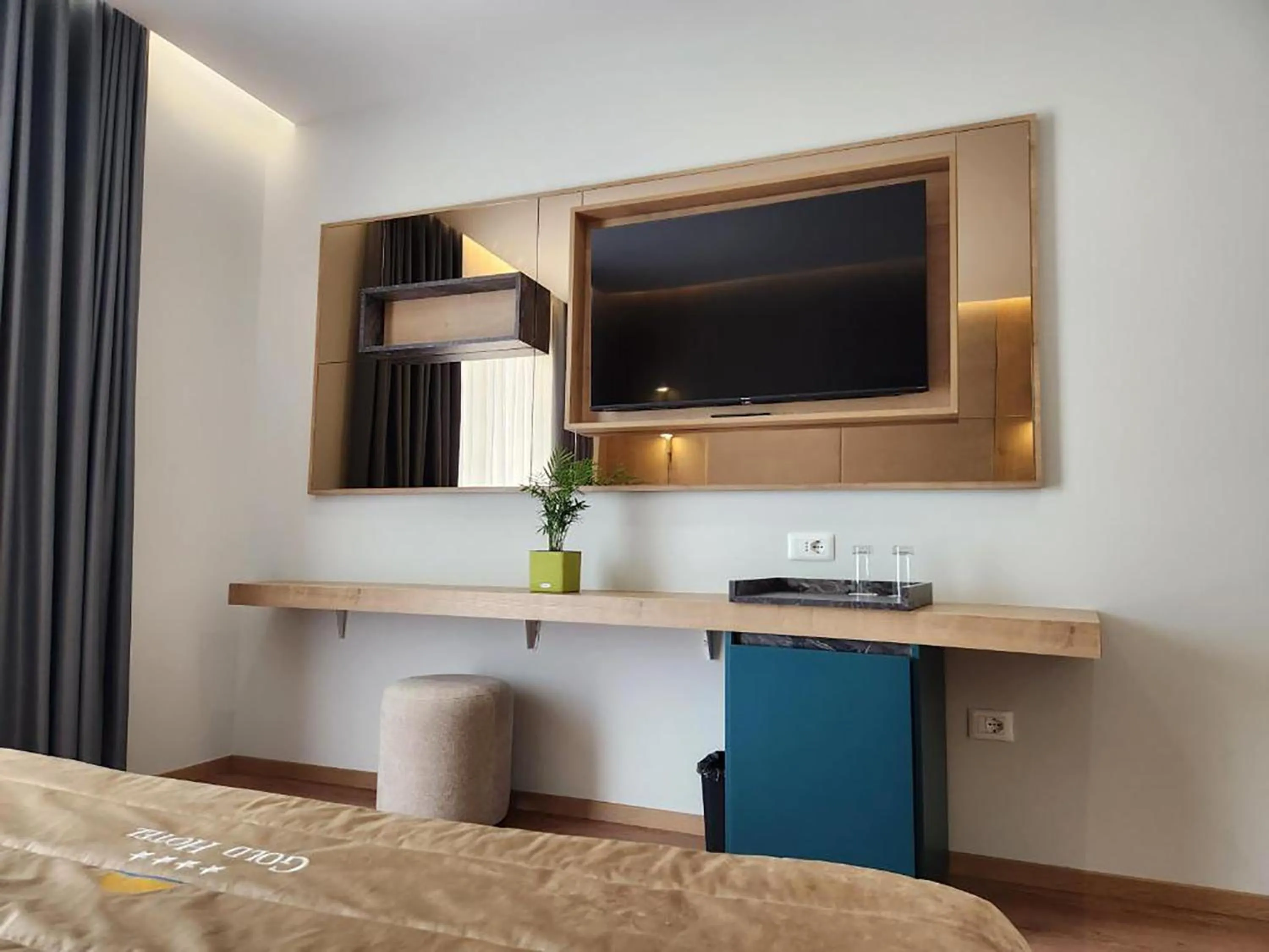 TV and multimedia, Bed in Hotel Gold