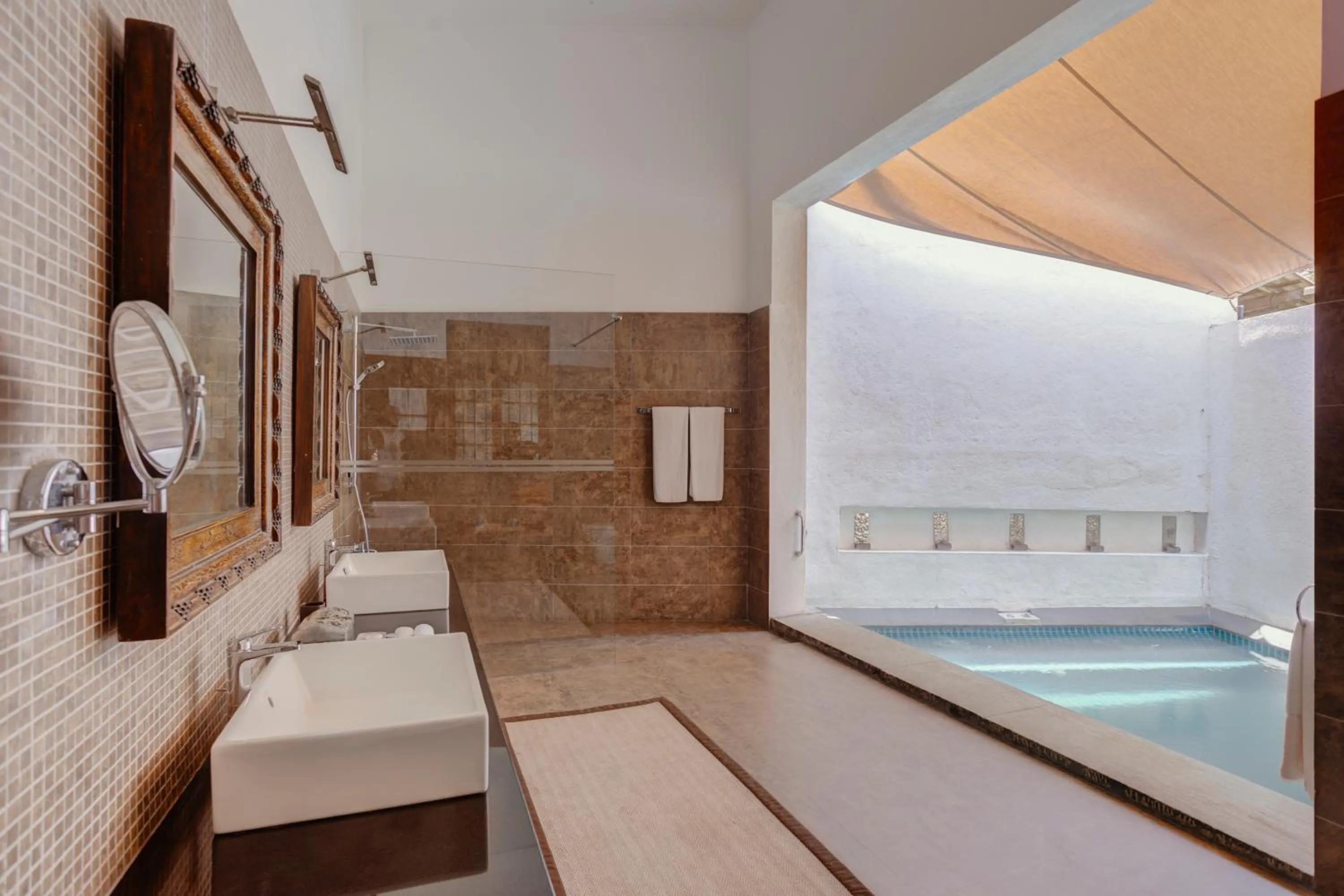 Bathroom in The Postcard Galle