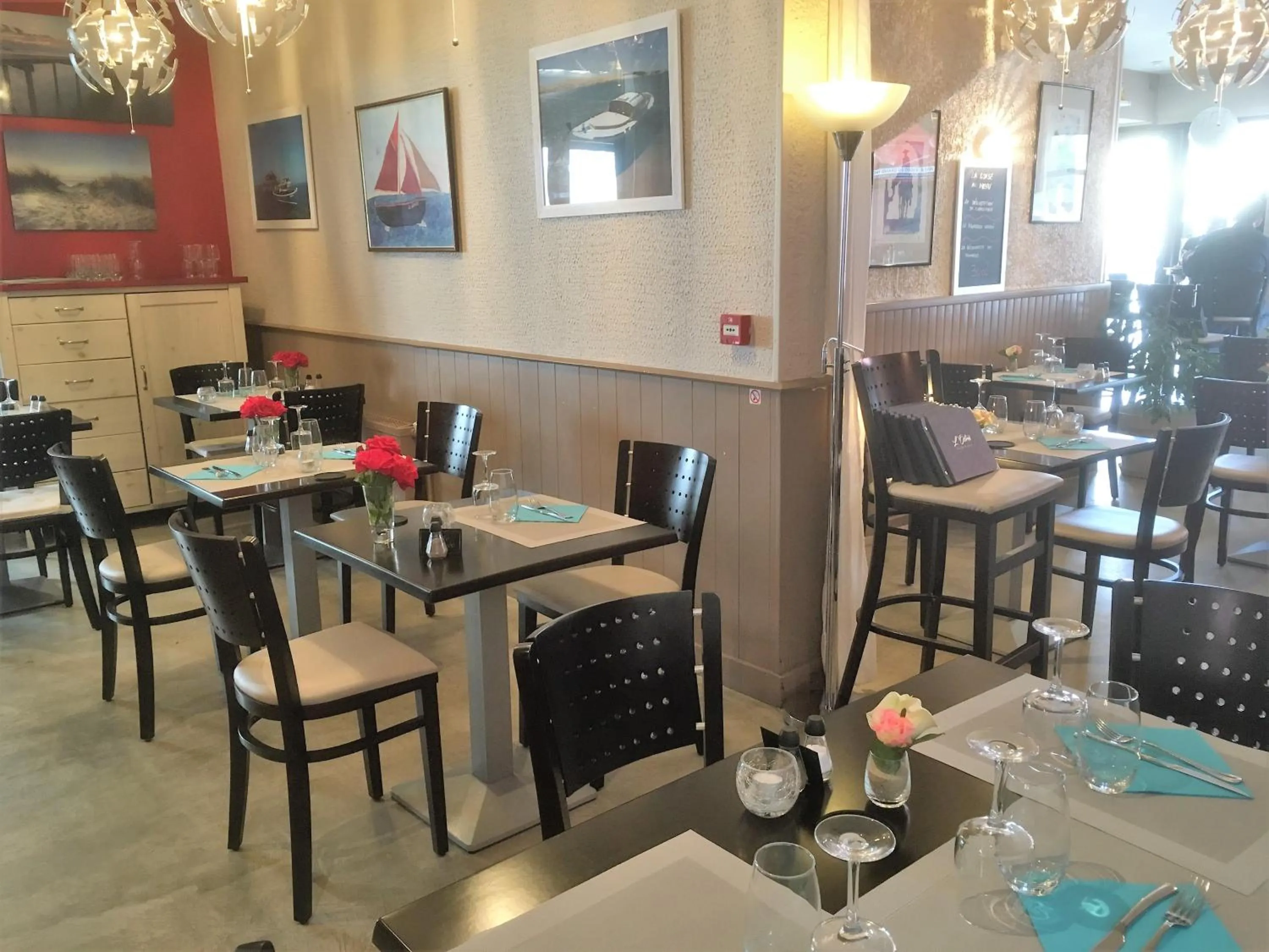 Restaurant/places to eat in Hôtel Familial L'Ostréi