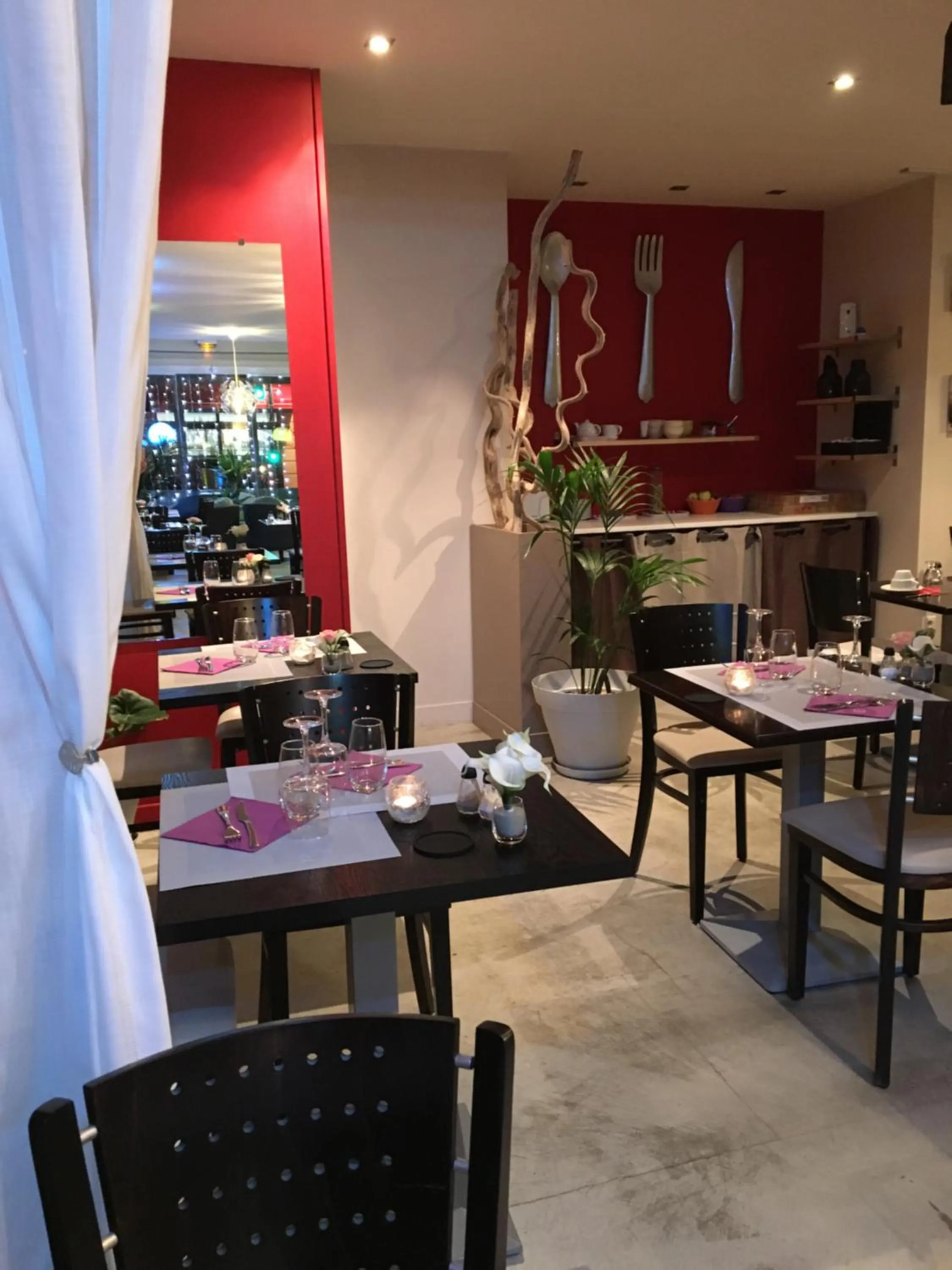 Restaurant/places to eat in Hôtel Familial L'Ostréi