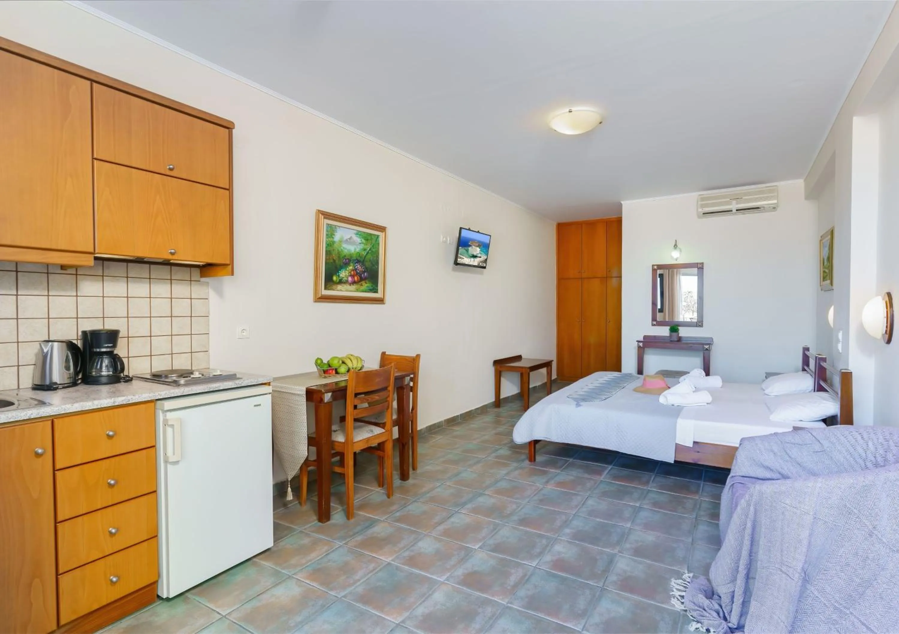 Photo of the whole room in Sunrise Suites & Apartments