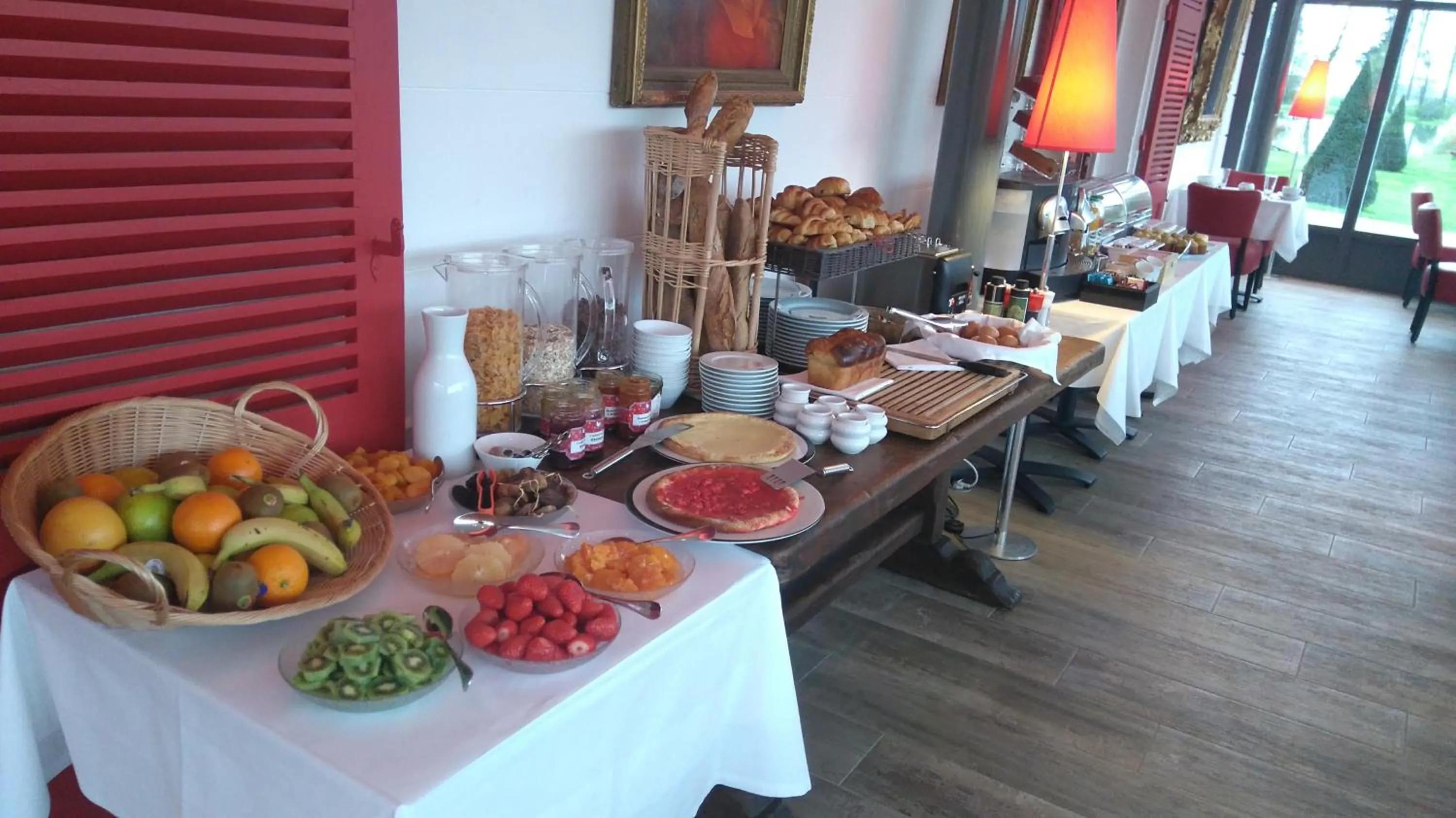 Food in Hôtel du Bois Blanc Domaine d'Epeyssoles Georges Blanc