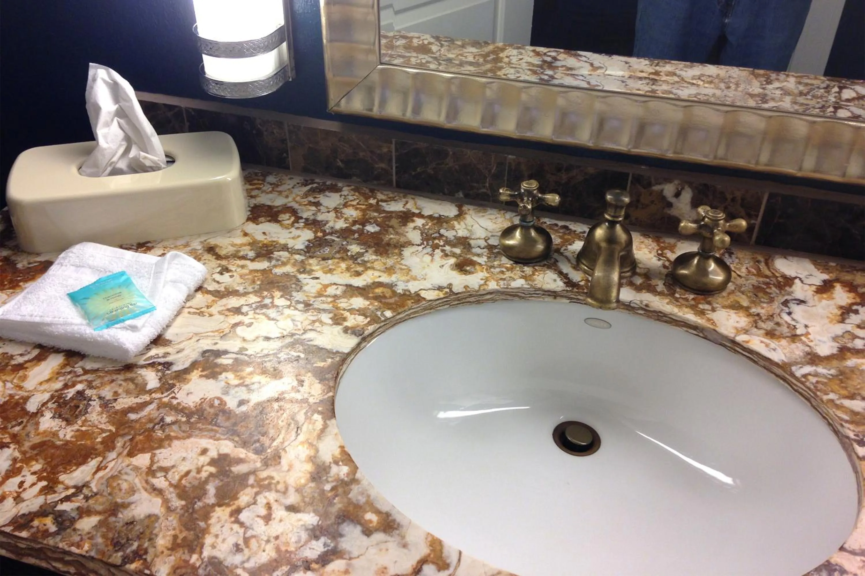 Bathroom in Cascades Inn