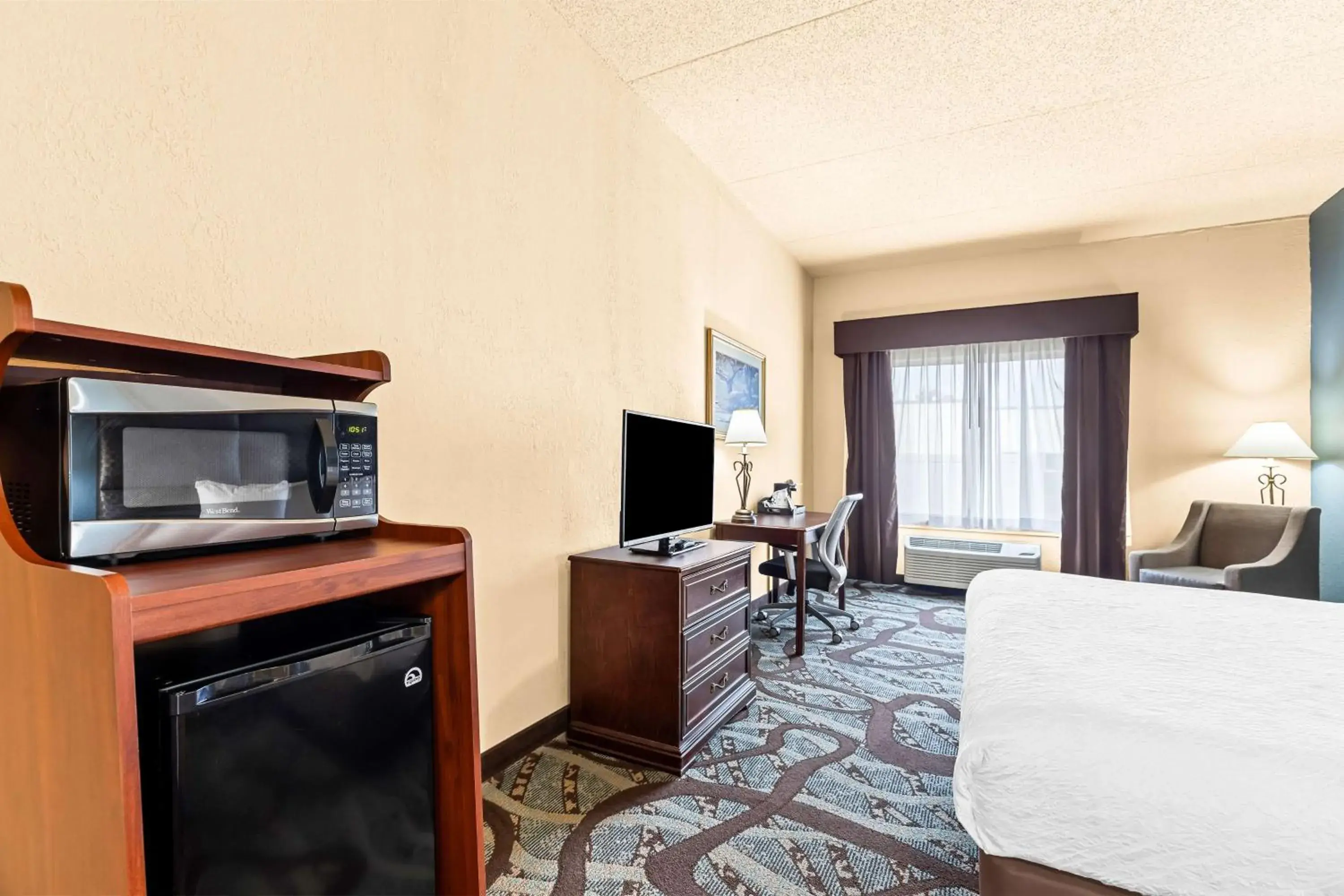 King Room - Disability Access in Best Western Holiday Manor King Room - Disability Access in Best Western Holiday Manor