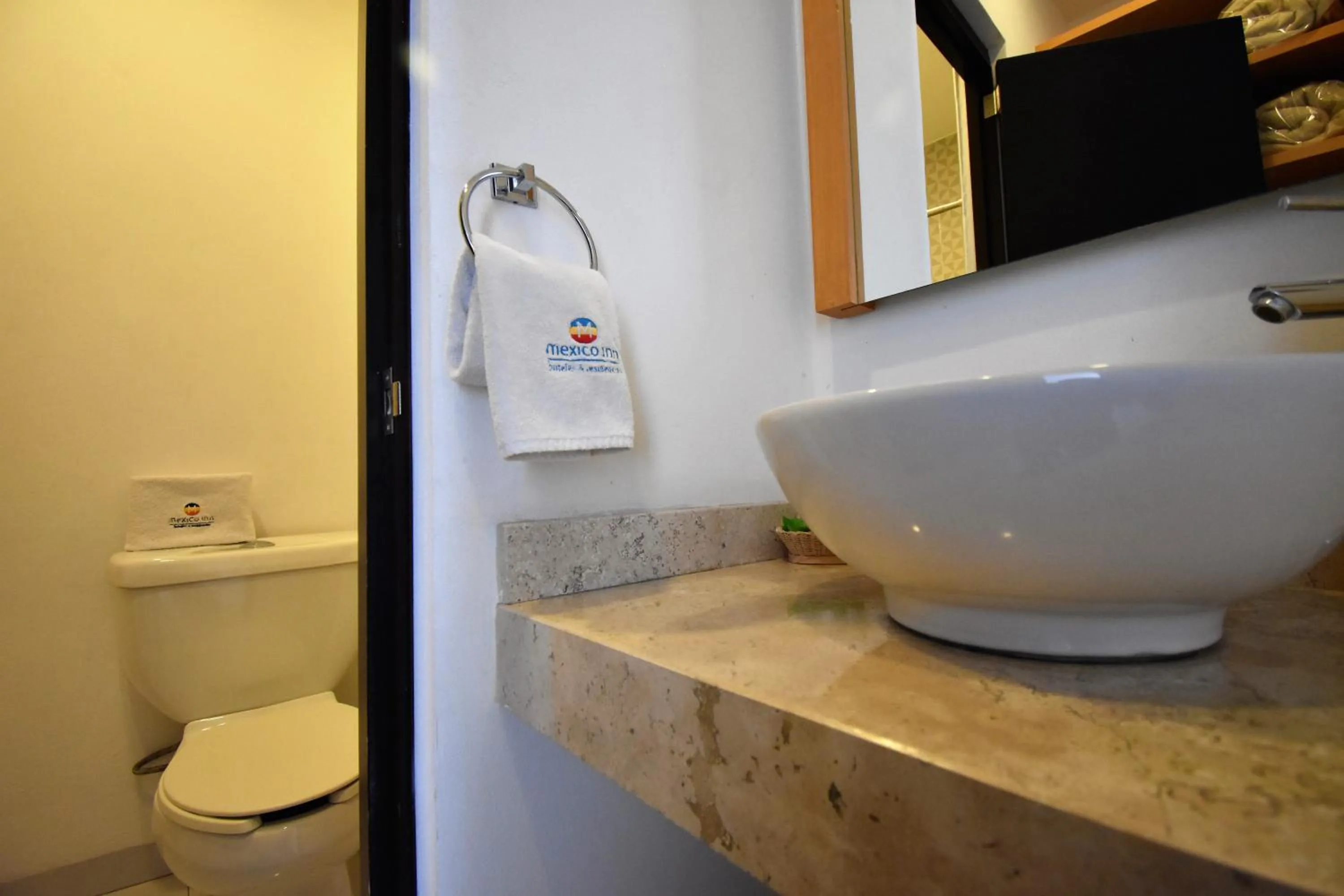 Bathroom in Hotel México Inn Express