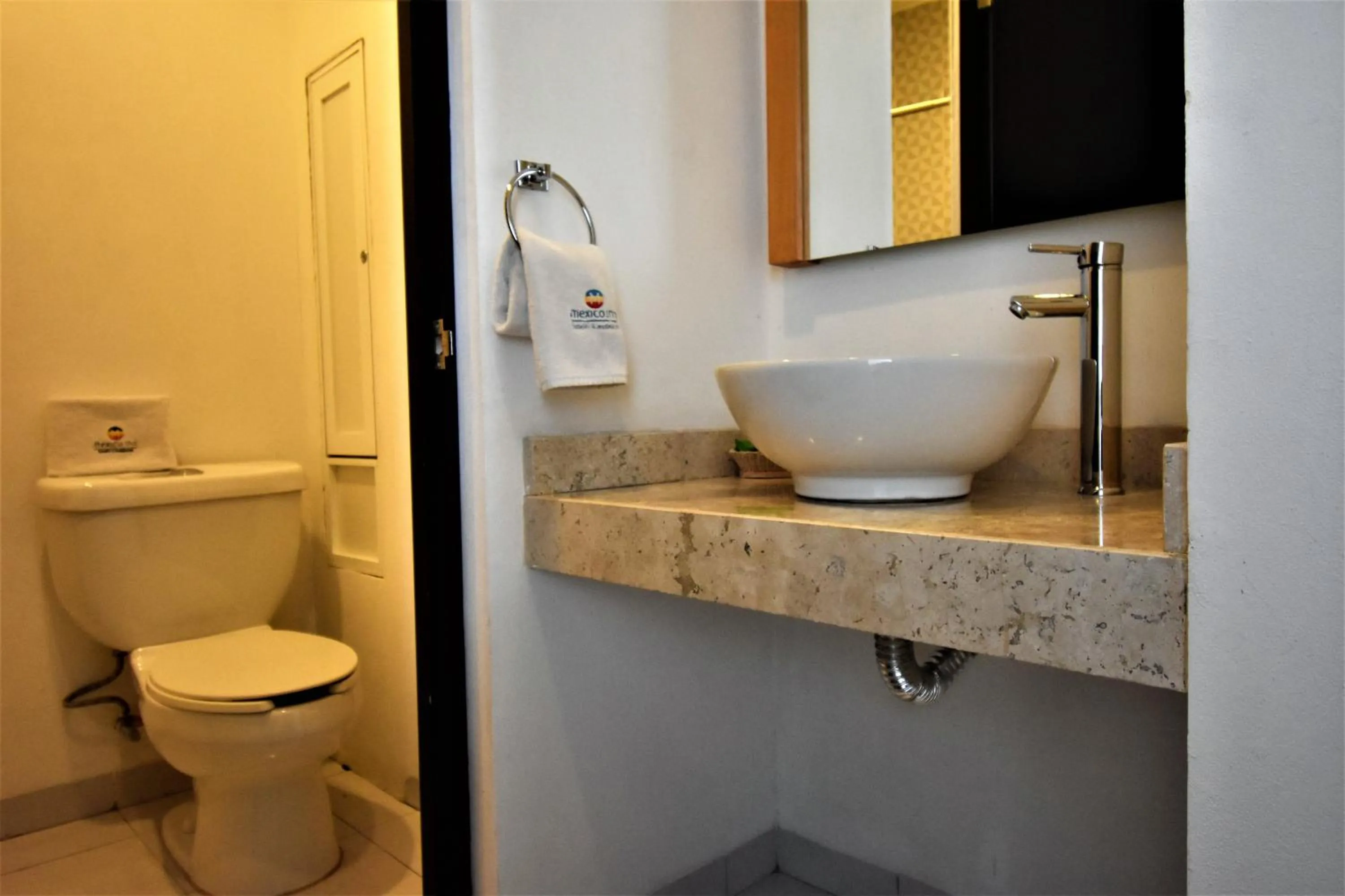 Bathroom in Hotel México Inn Express