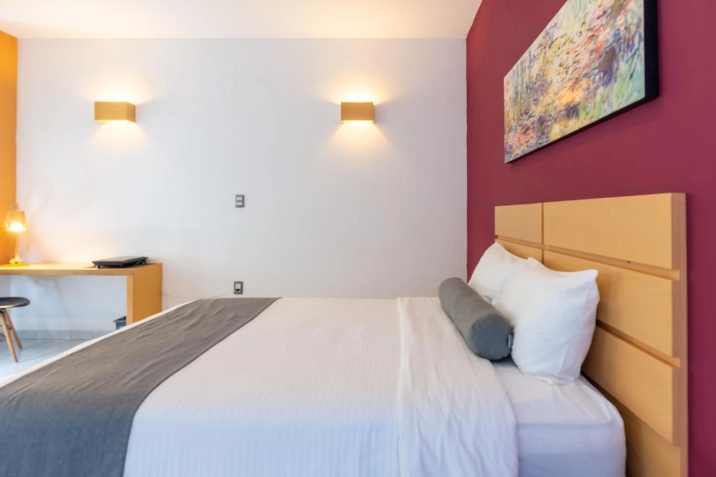 Photo of the whole room, Bed in Hotel México Inn Express