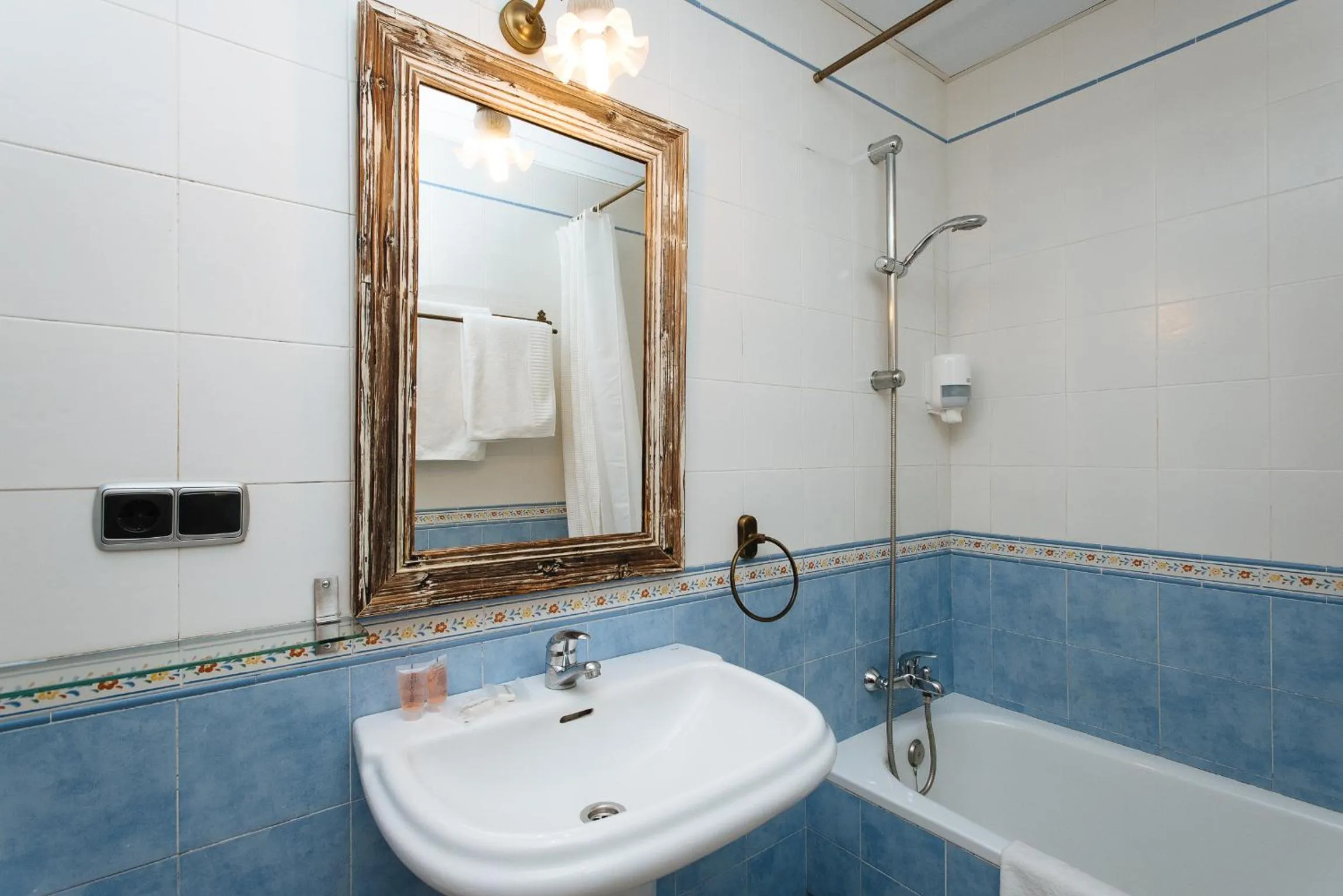 Bathroom in Singular Corral de San José