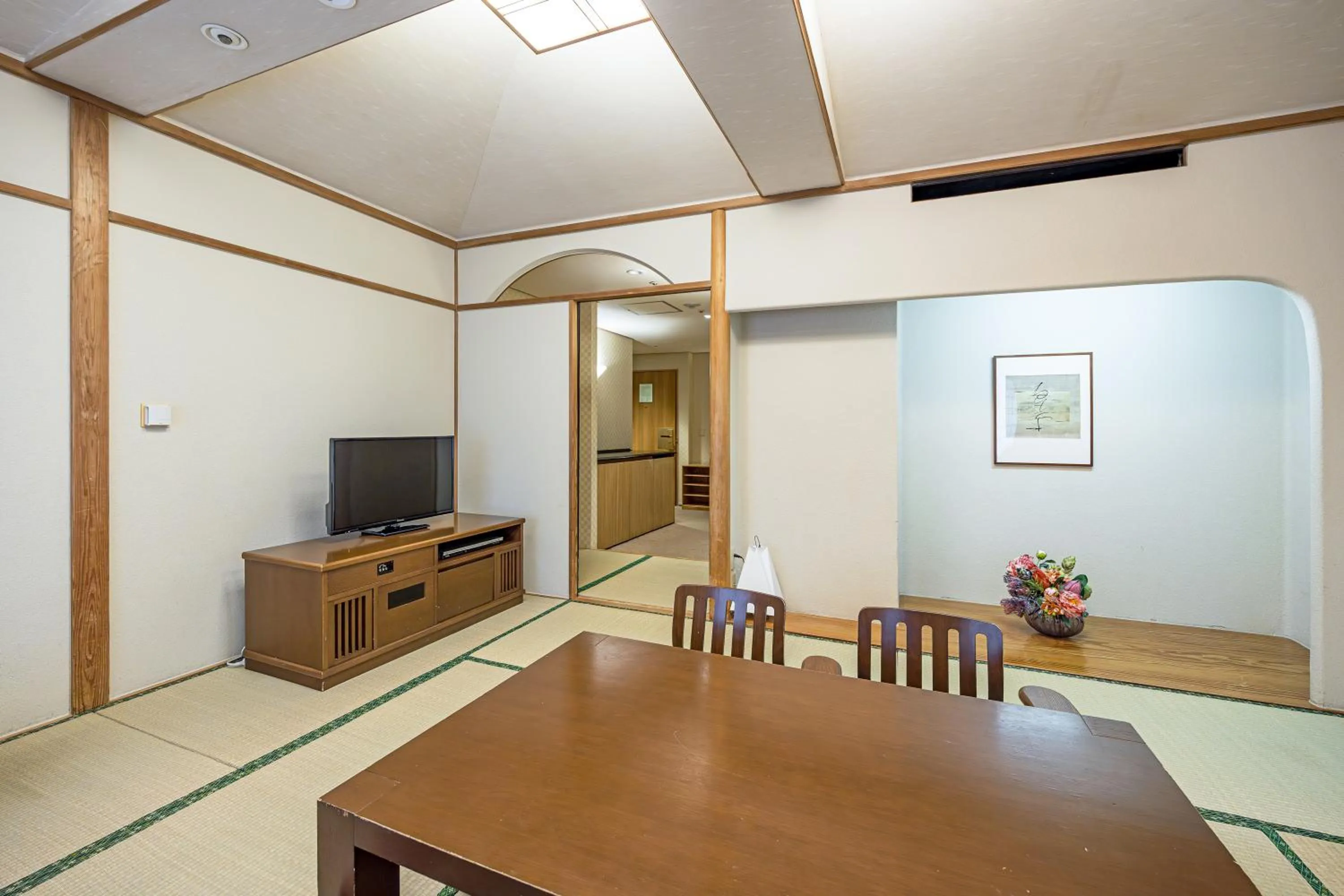 Photo of the whole room in Hotel Okura Tokyo Bay