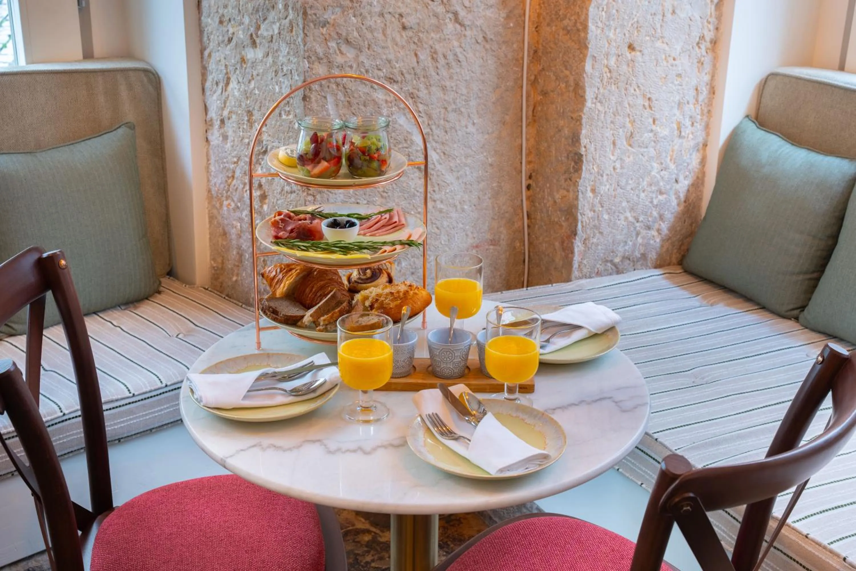 Breakfast in Once Upon Lisboa