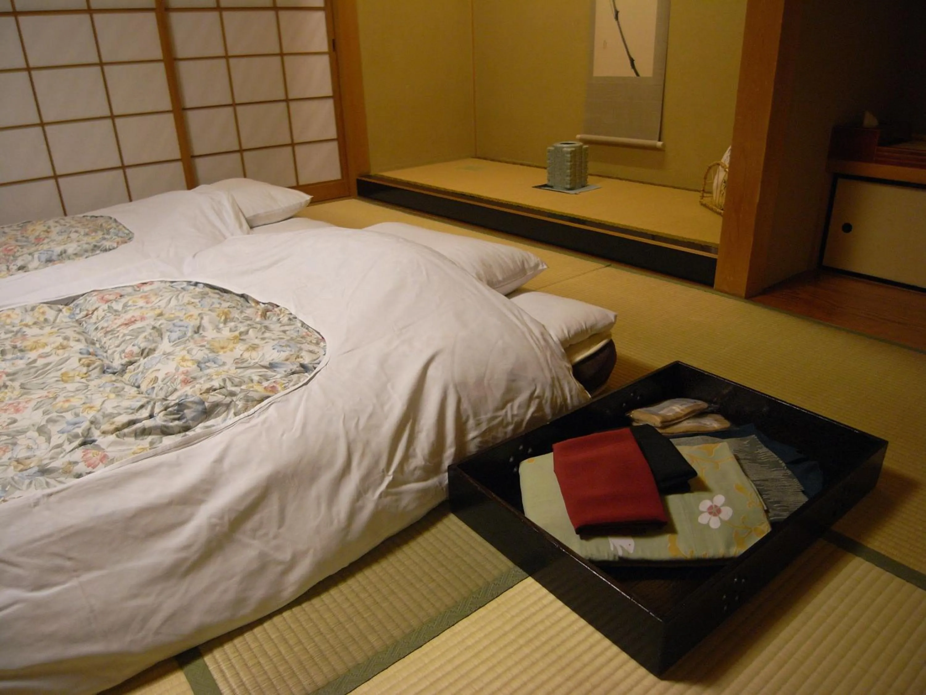 Photo of the whole room, Bed in Kawakamiya Kasuitei