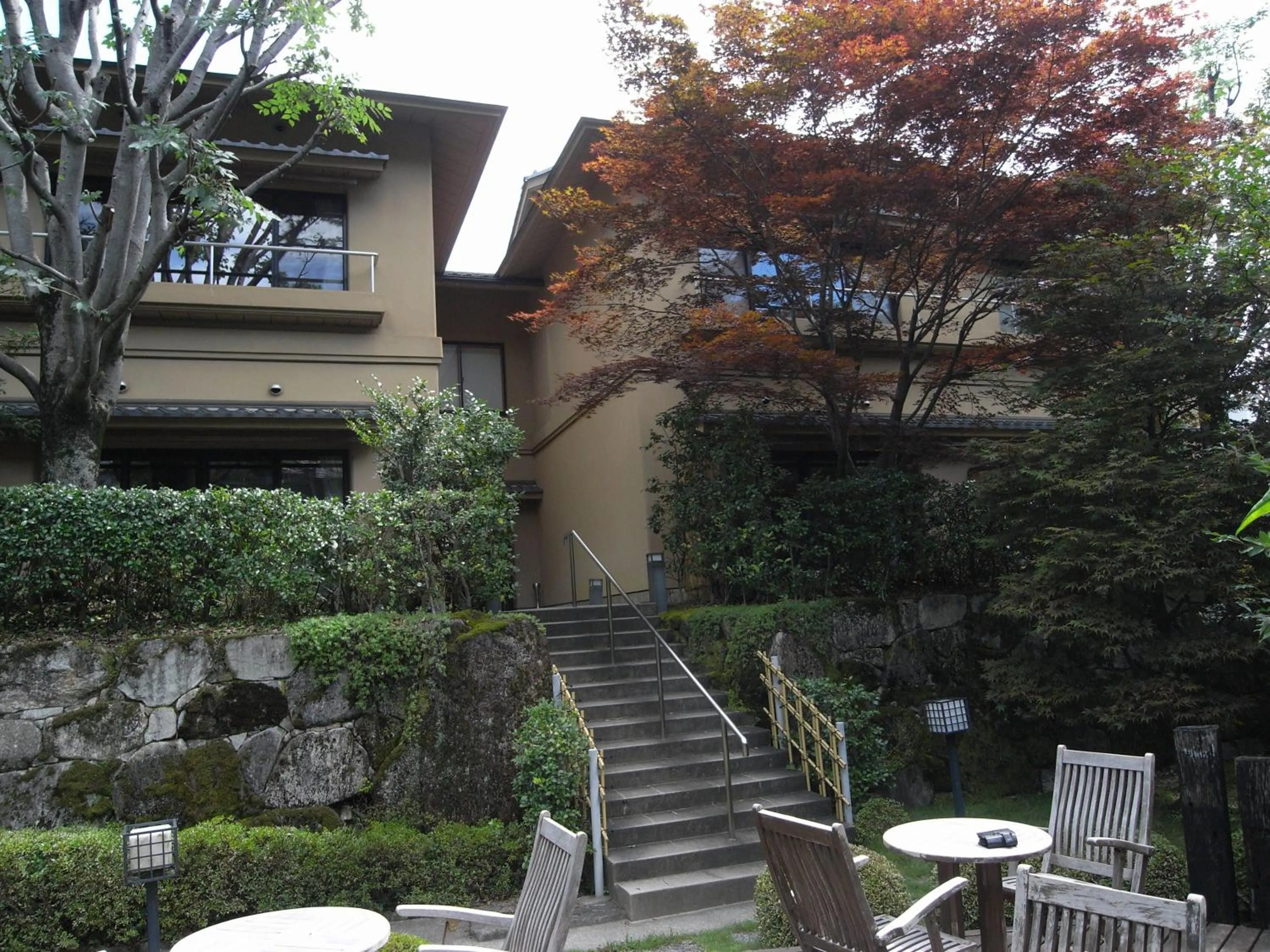 Property building in Kawakamiya Kasuitei