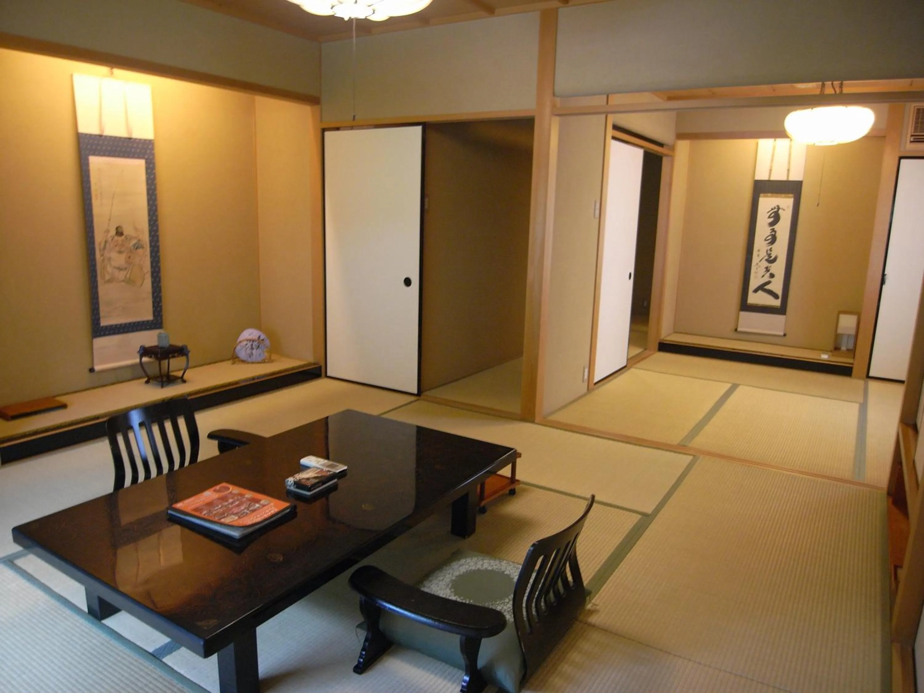 Living room in Kawakamiya Kasuitei