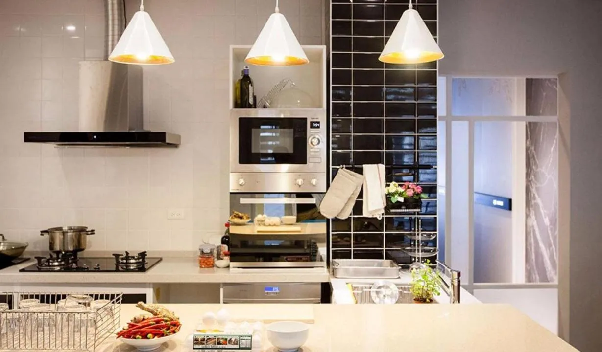 Restaurant/places to eat in Lanven Art House