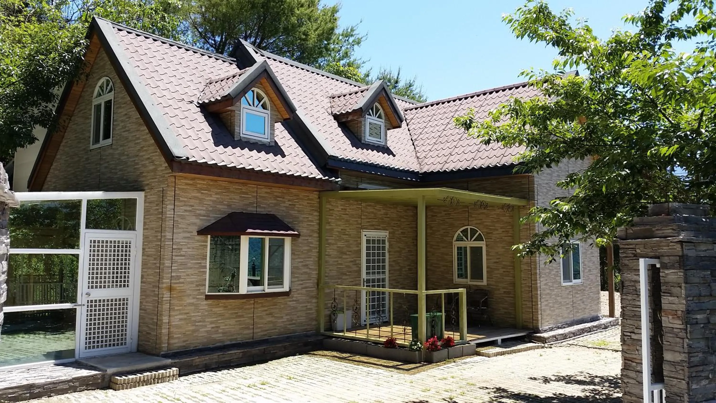 Off site in Qingjing Xiaozhu