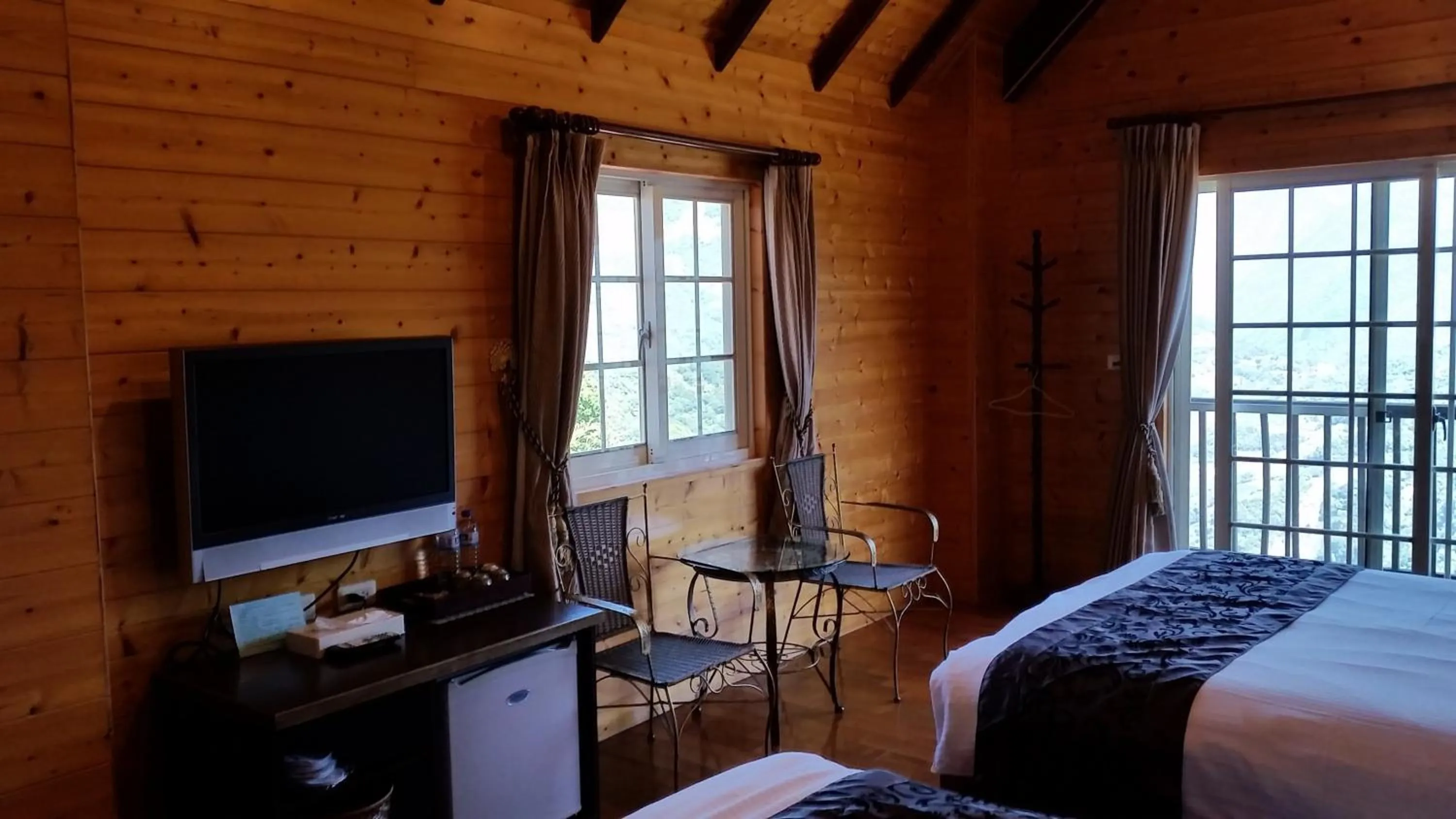 Bedroom, Bed in Qingjing Xiaozhu