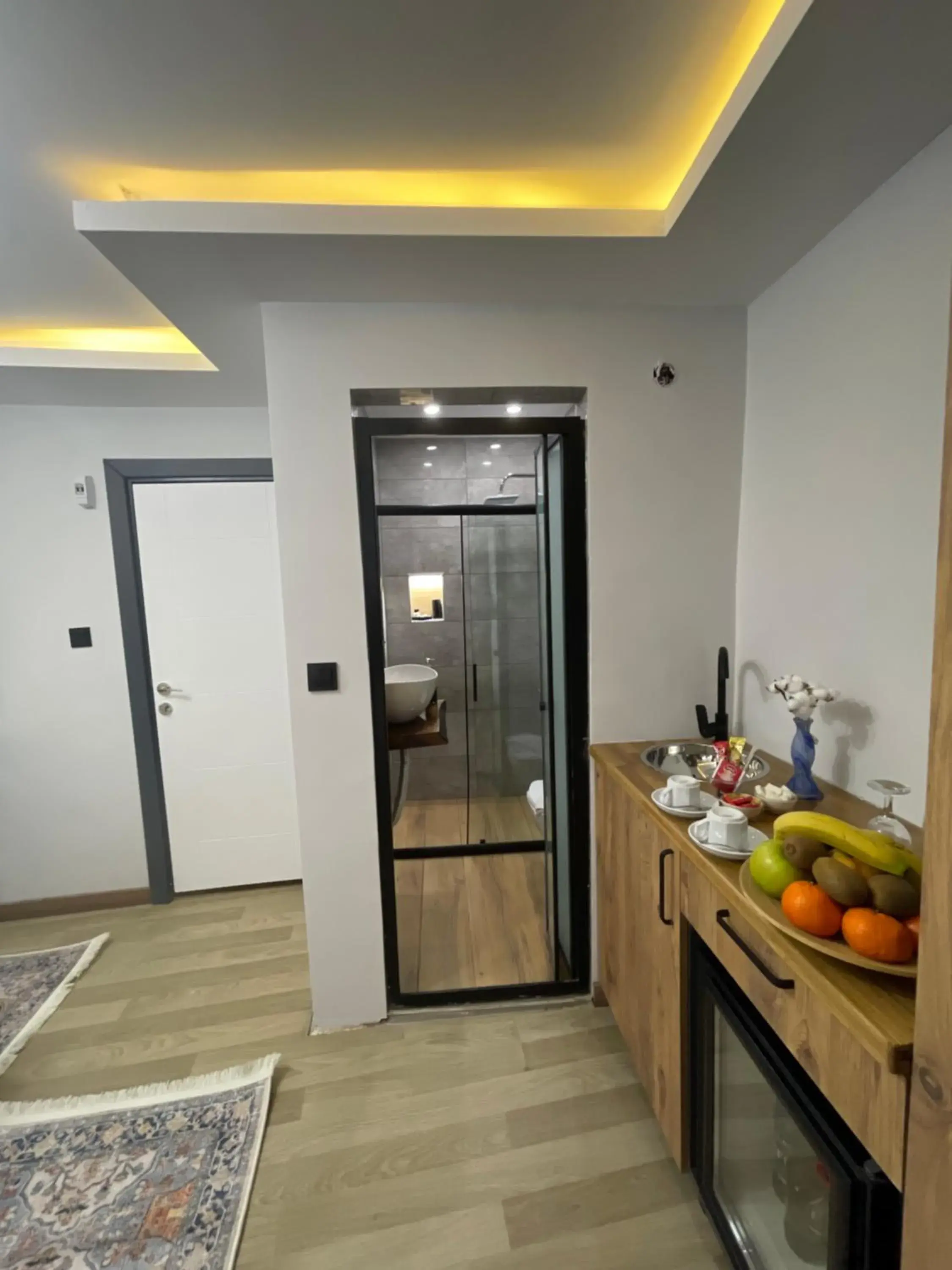 Deluxe Valeria Deluxe Valeria