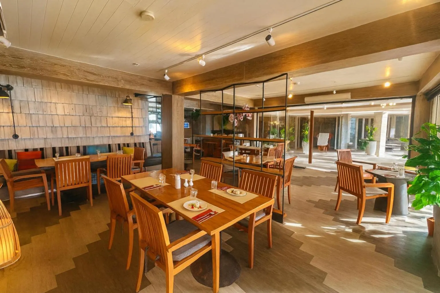 Restaurant/places to eat in The Taksim Royal Beach Hotel