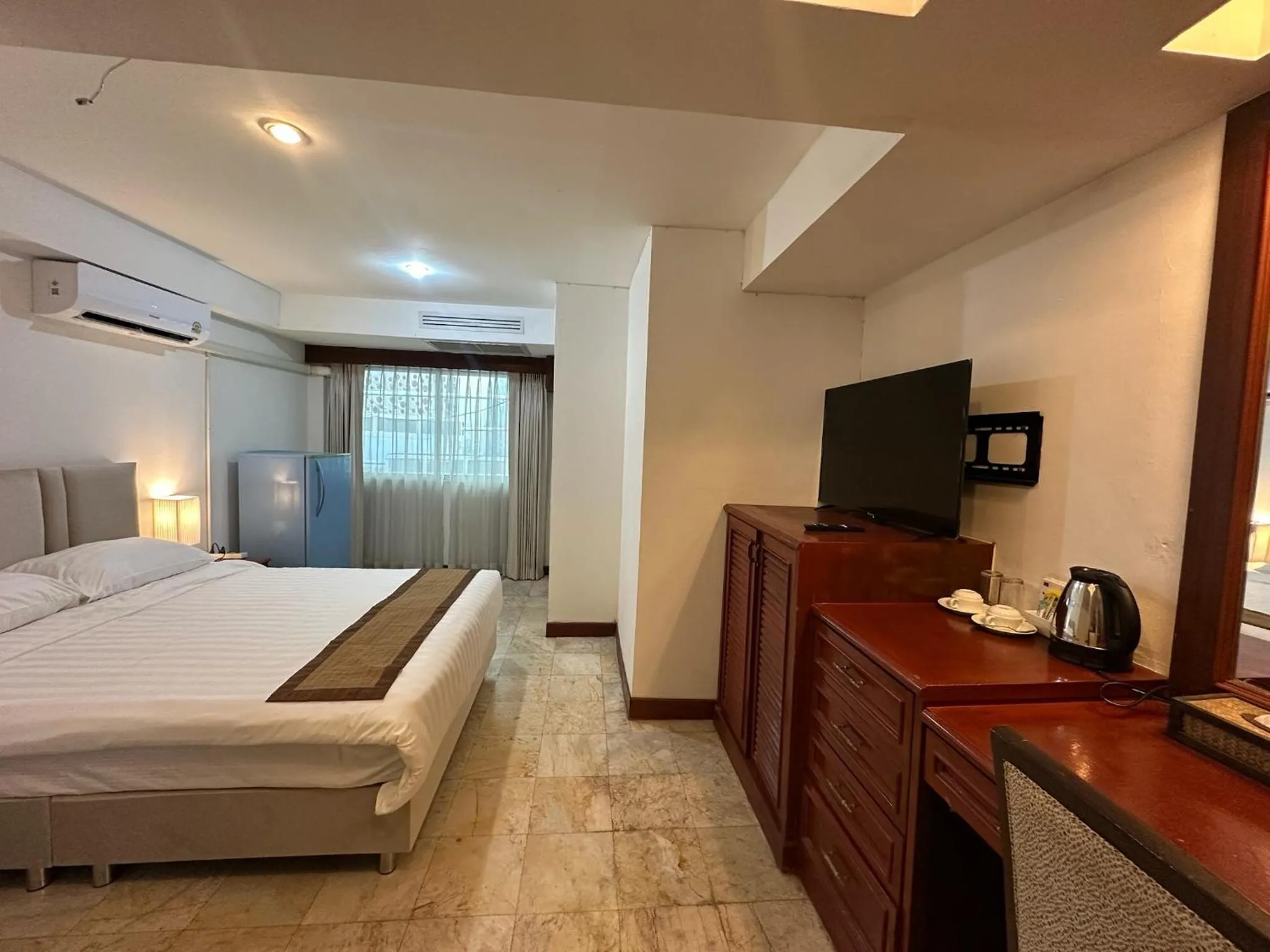 Bed in The Taksim Royal Beach Hotel