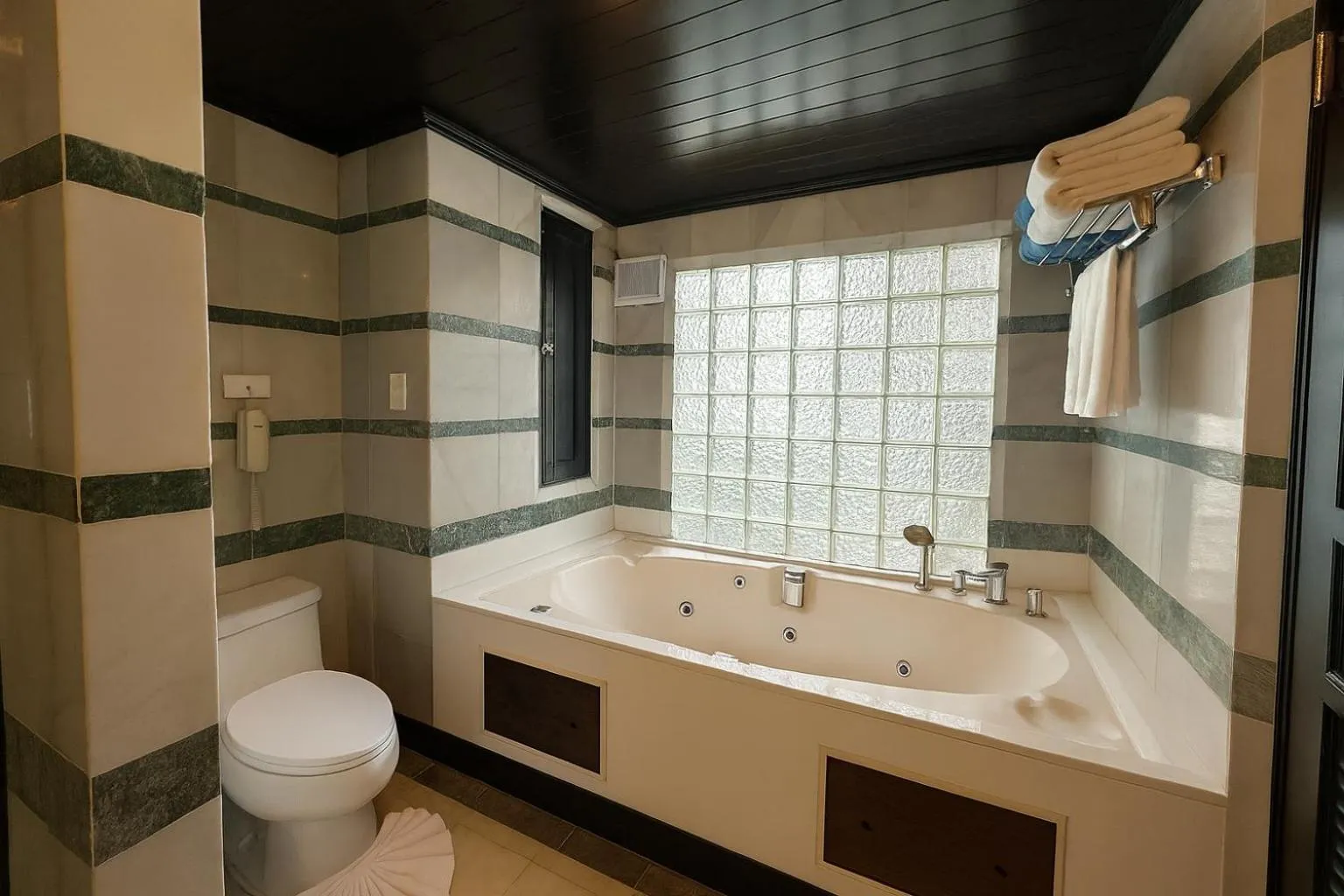 The Taksim Royal Beach Hotel