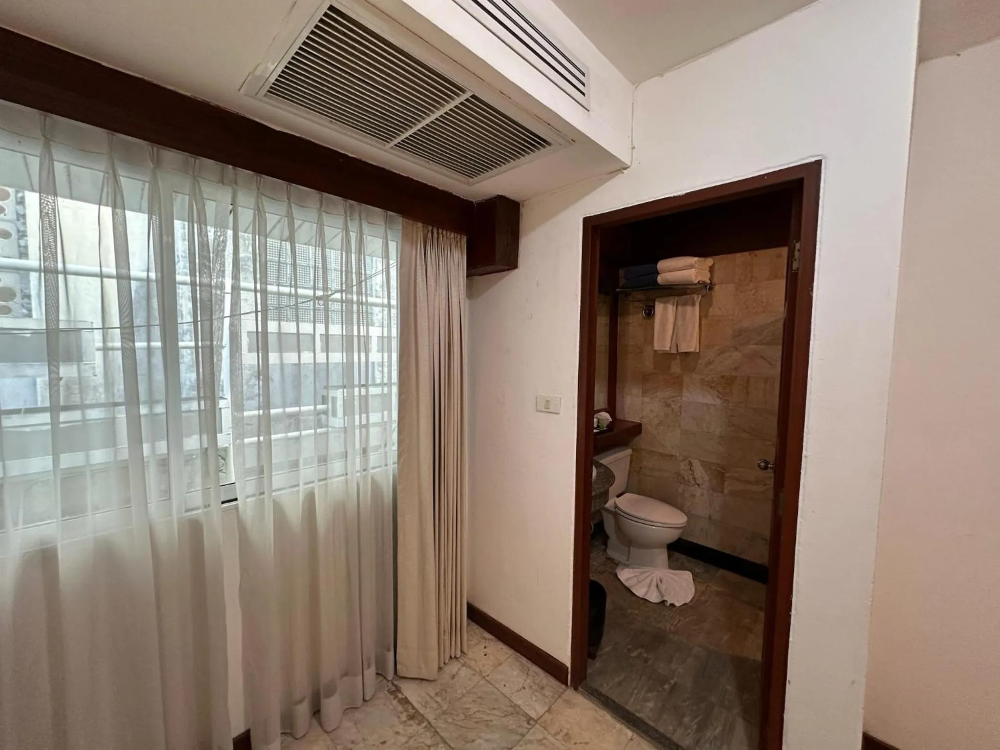 Shower in The Taksim Royal Beach Hotel