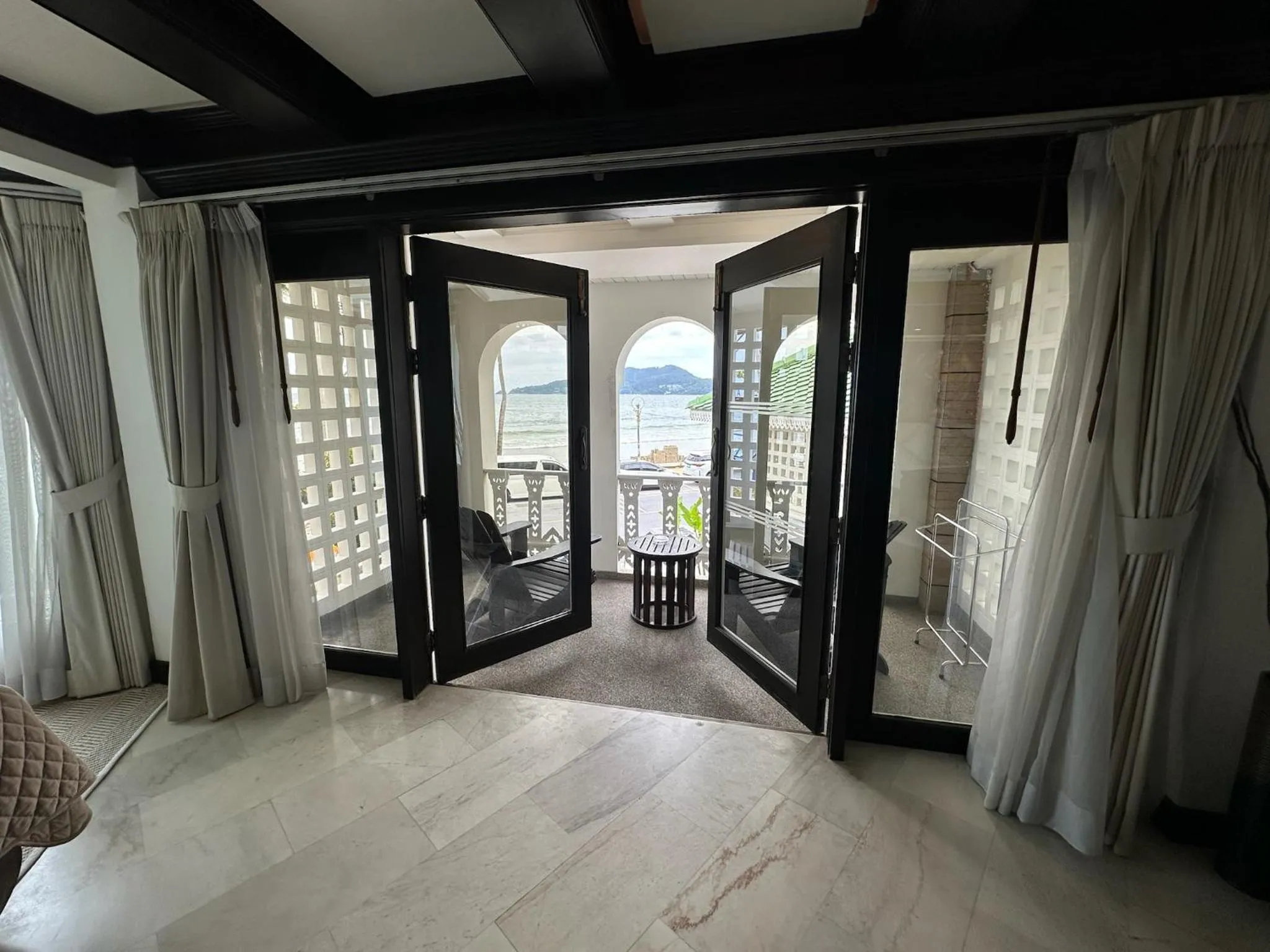 Bed in The Taksim Royal Beach Hotel