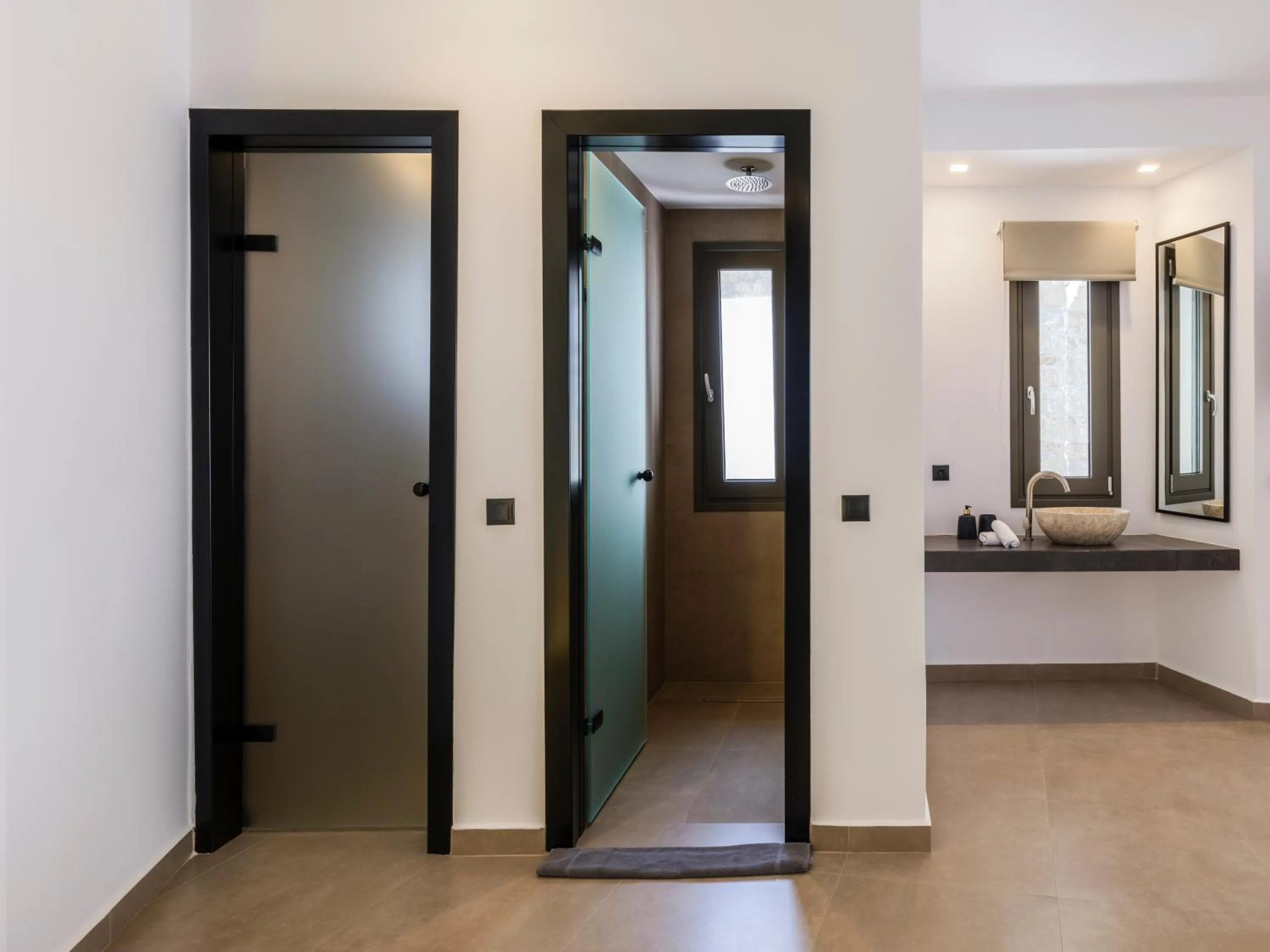 Bathroom, Bed in Evi Suites & Villas